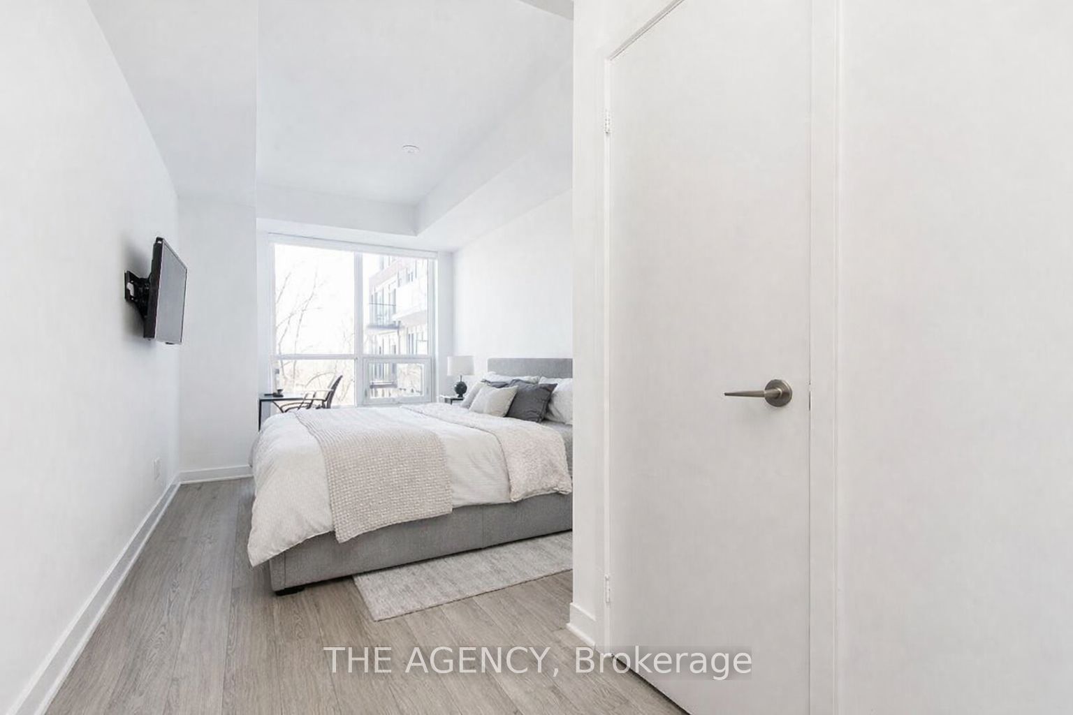 681 Yonge Street 327 Property Photo 17
