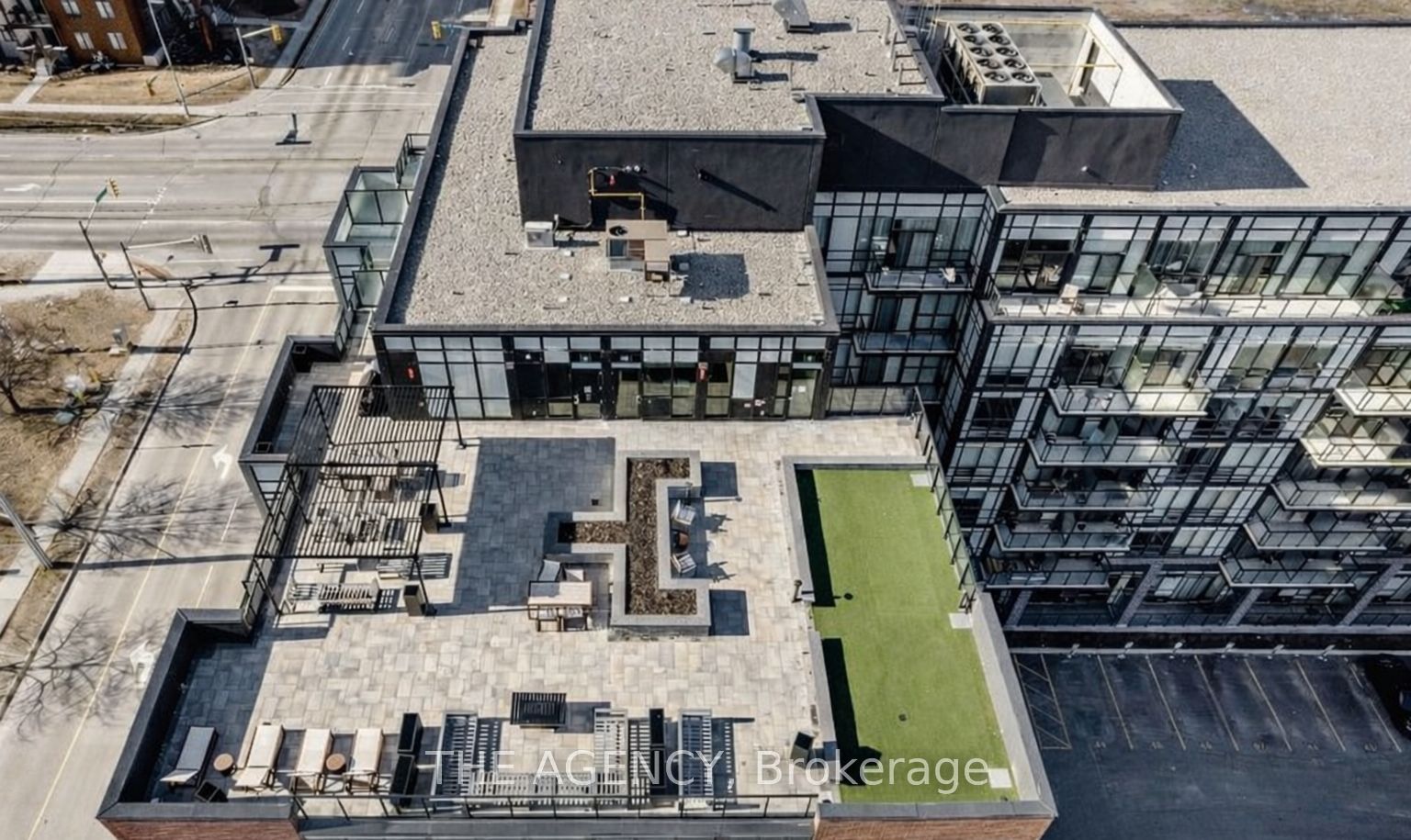 681 Yonge Street 327 Property Photo 24