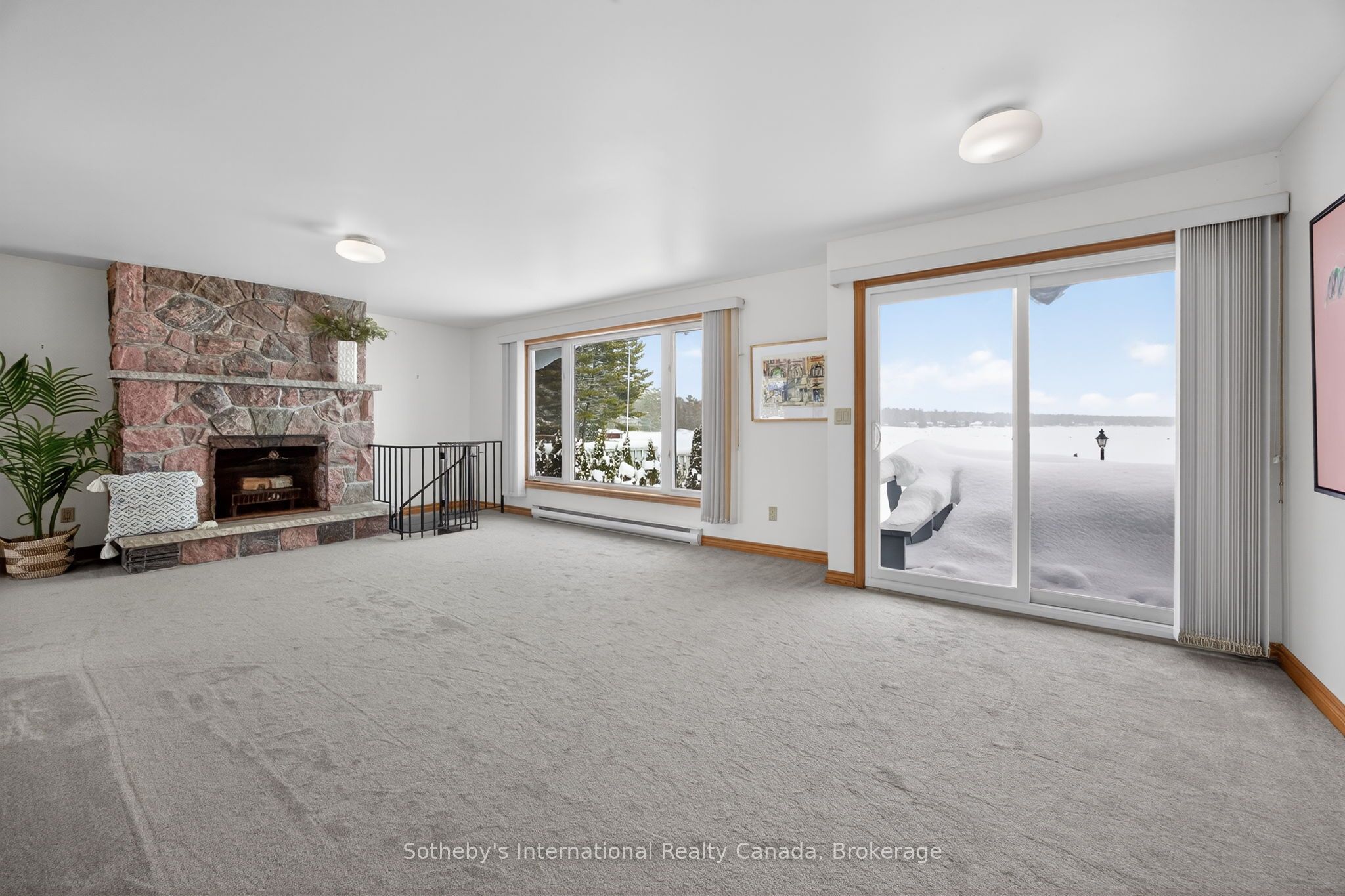 1420 Tiny Beaches Road N Property Photo 10