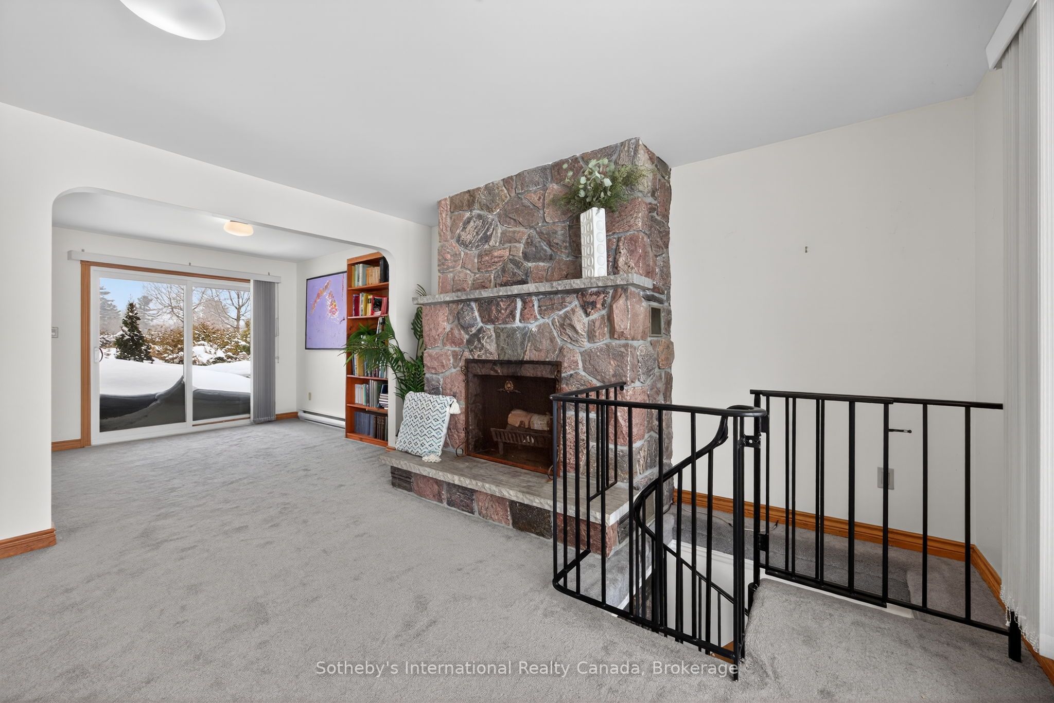 1420 Tiny Beaches Road N Property Photo 11