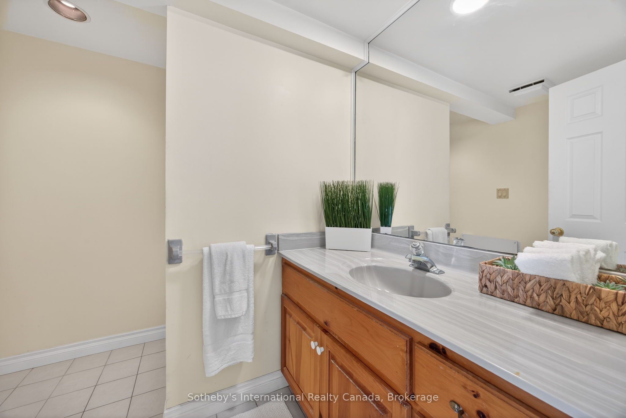 1420 Tiny Beaches Road N Property Photo 24