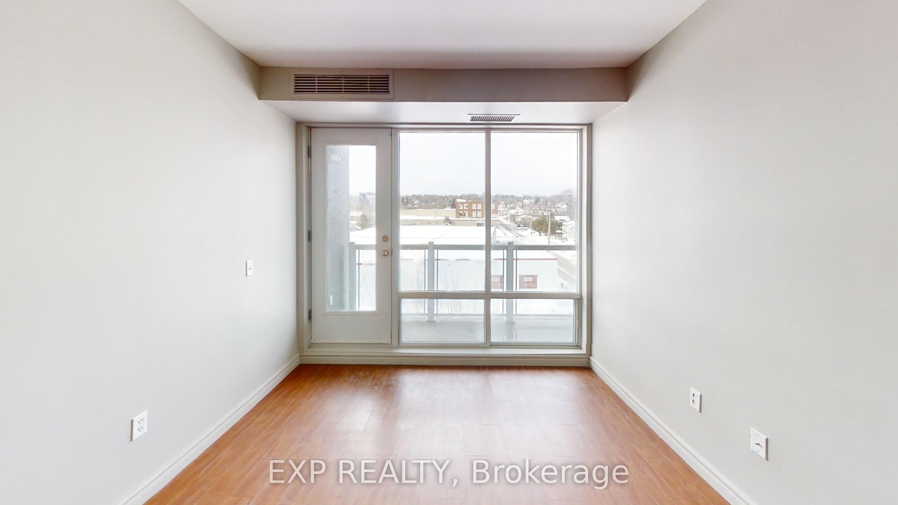 95 Barrie Road 401 Property Photo 2