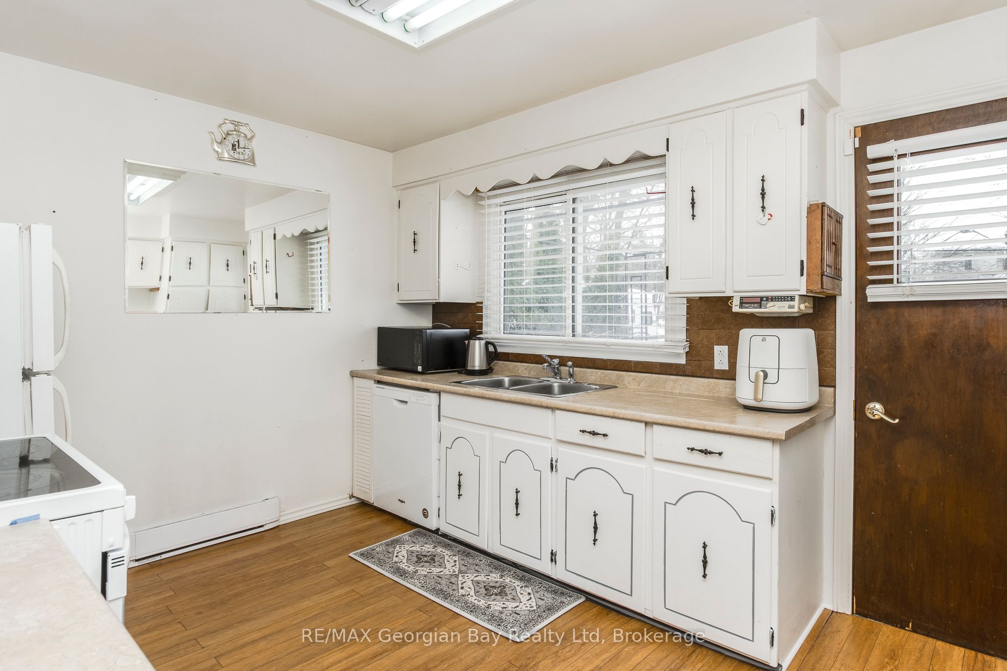 470 Manly Street Property Photo 7