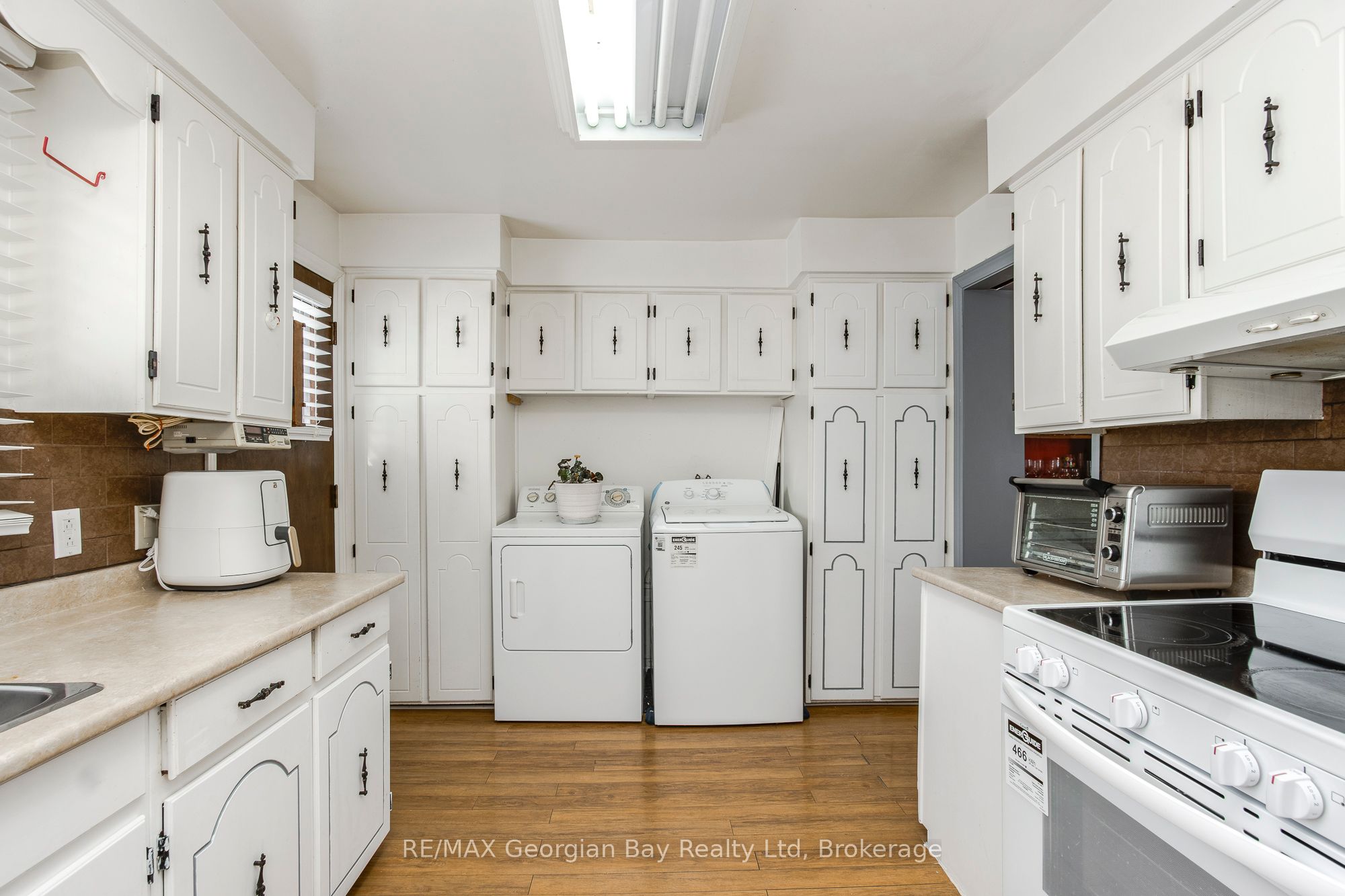 470 Manly Street Property Photo 8