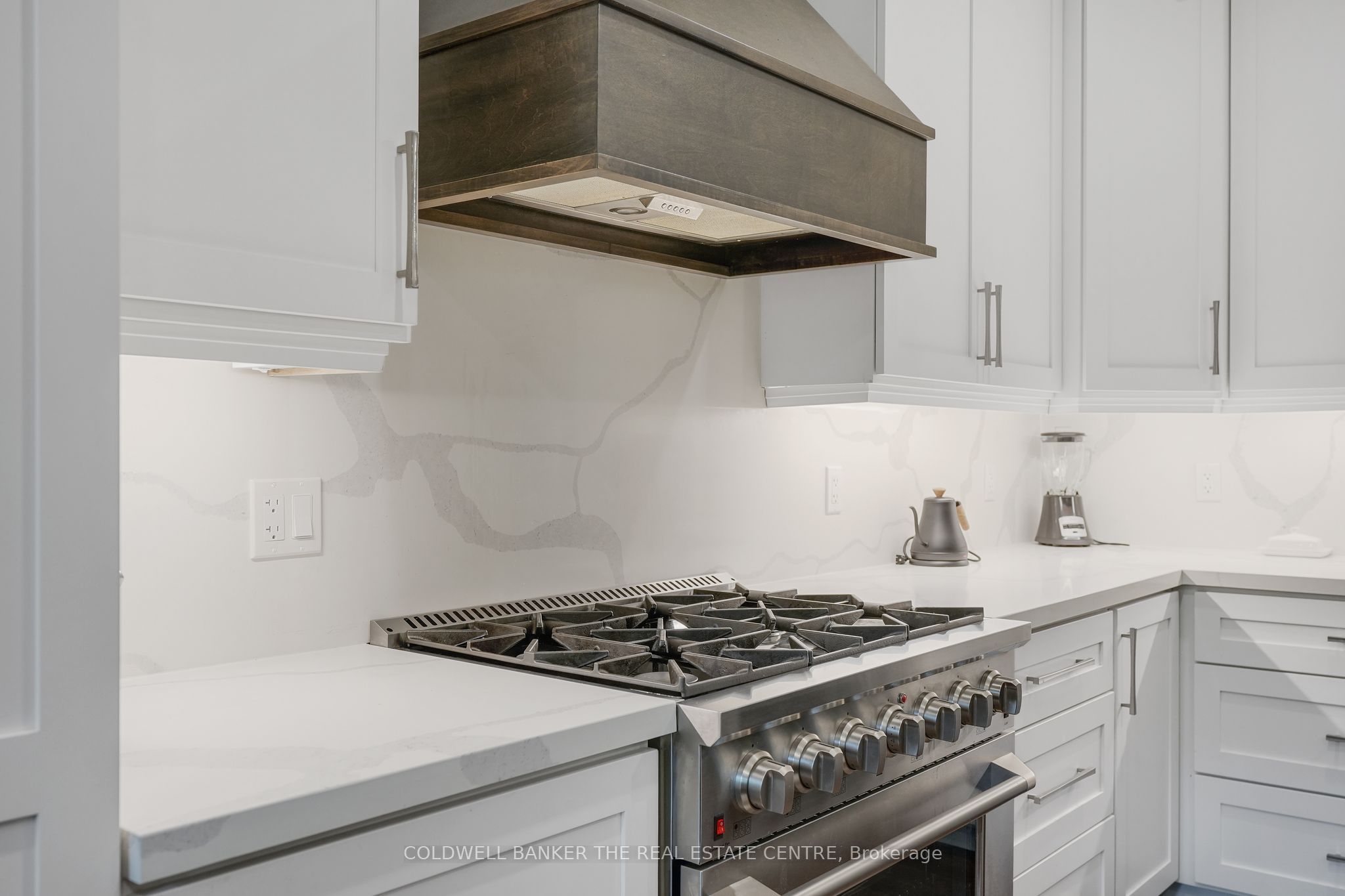 34 Oakwood Avenue Property Photo 12
