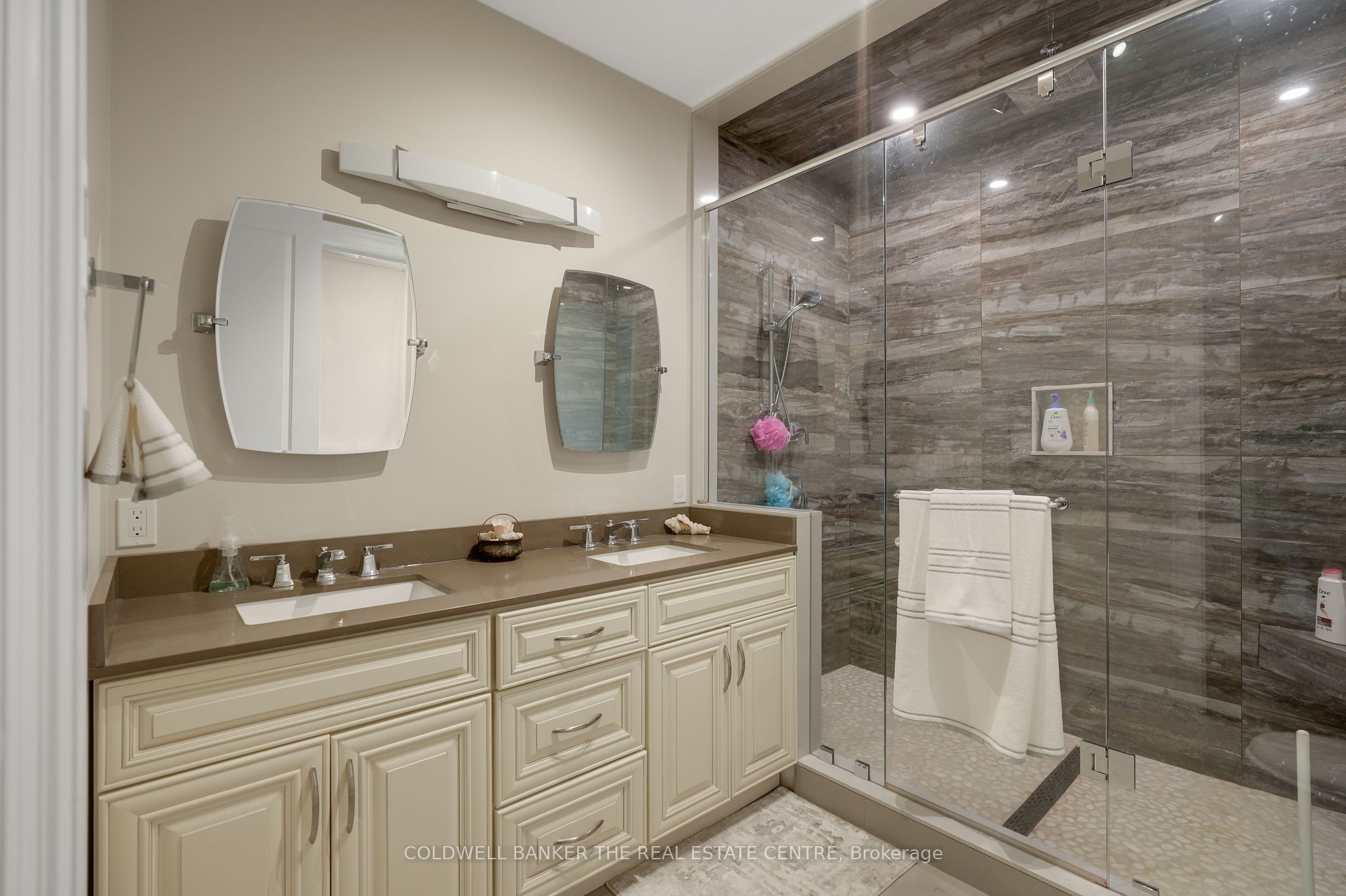 34 Oakwood Avenue Property Photo 19