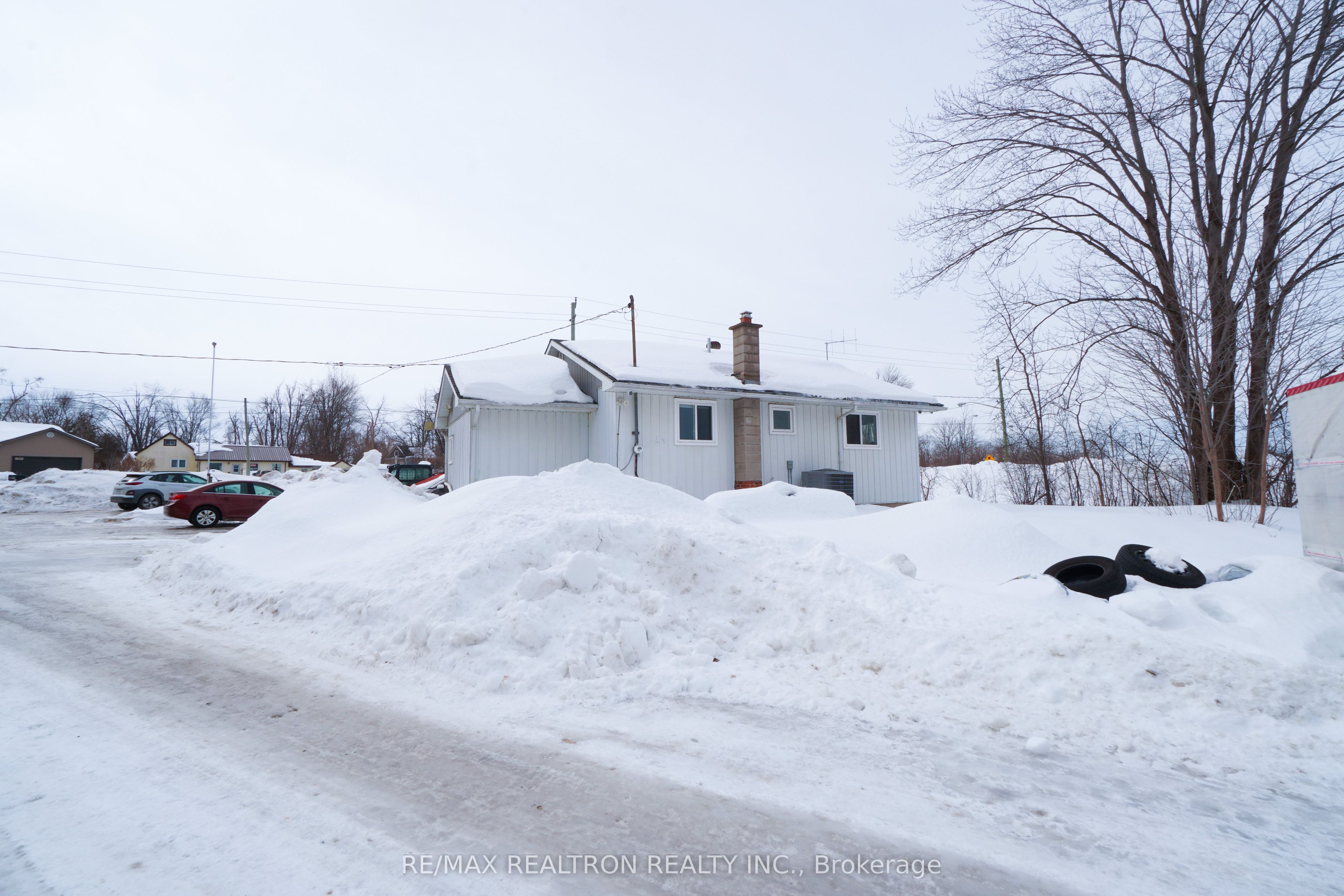 778 Atherley Road Property Photo 4