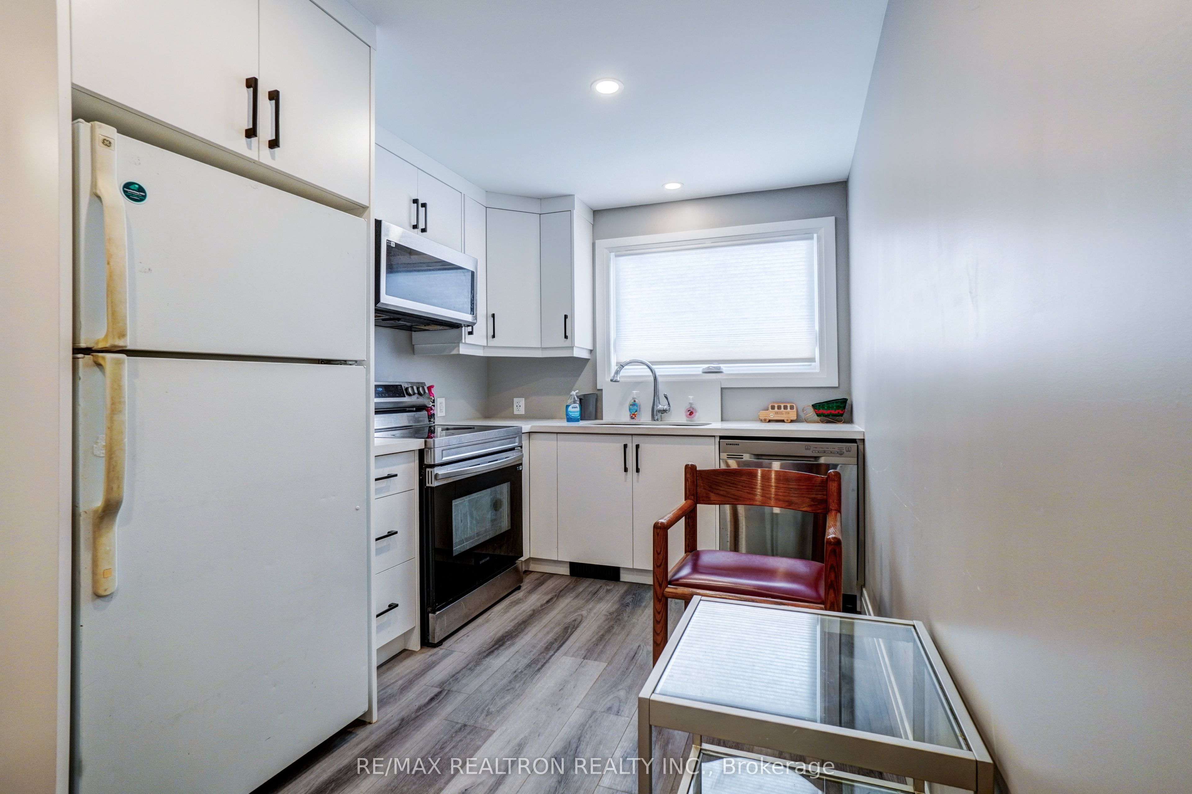 778 Atherley Road Property Photo 16