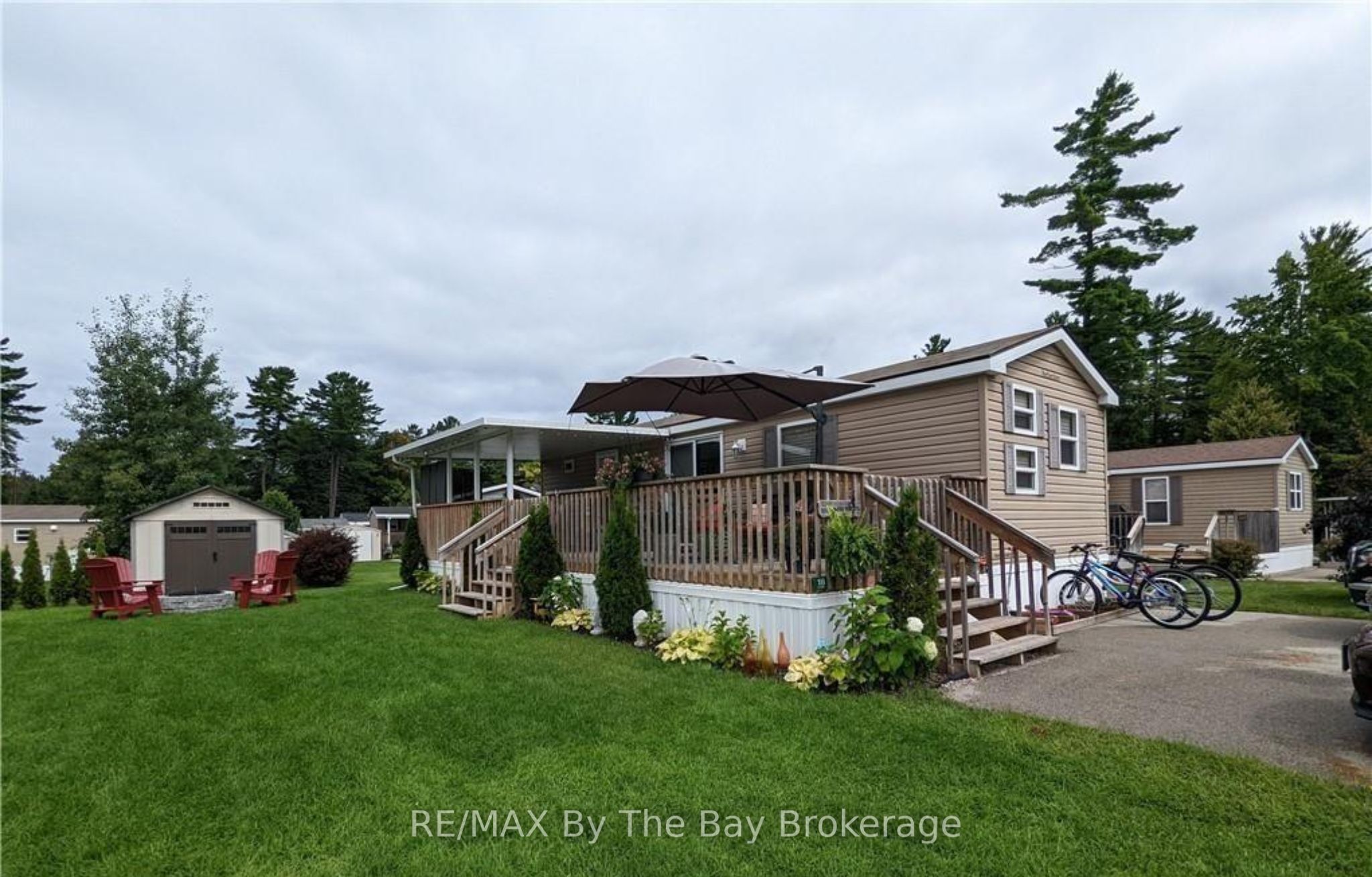 16 KENORA Trail Property Photo 1