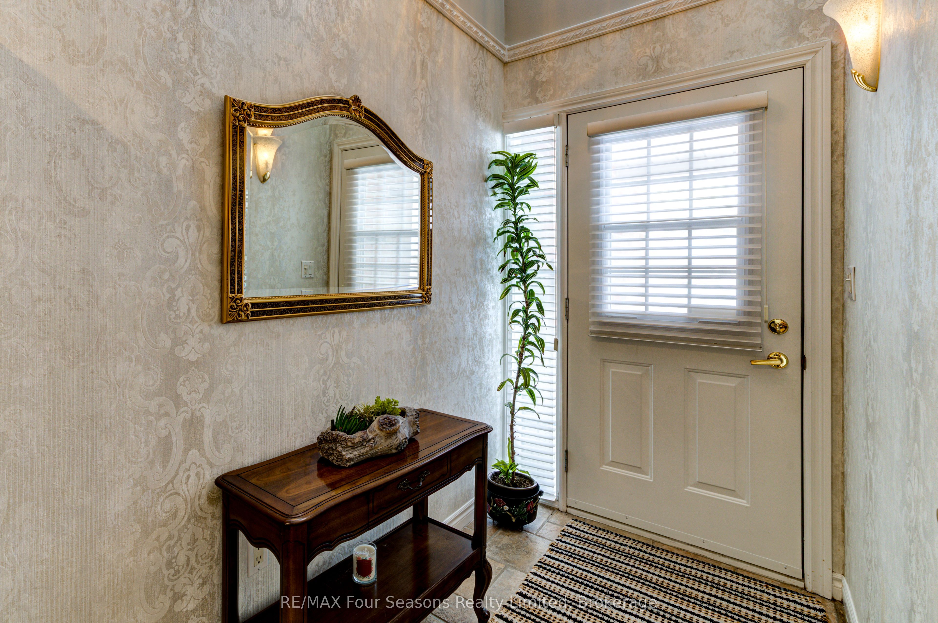 275 Huron Street 8 Property Photo 7