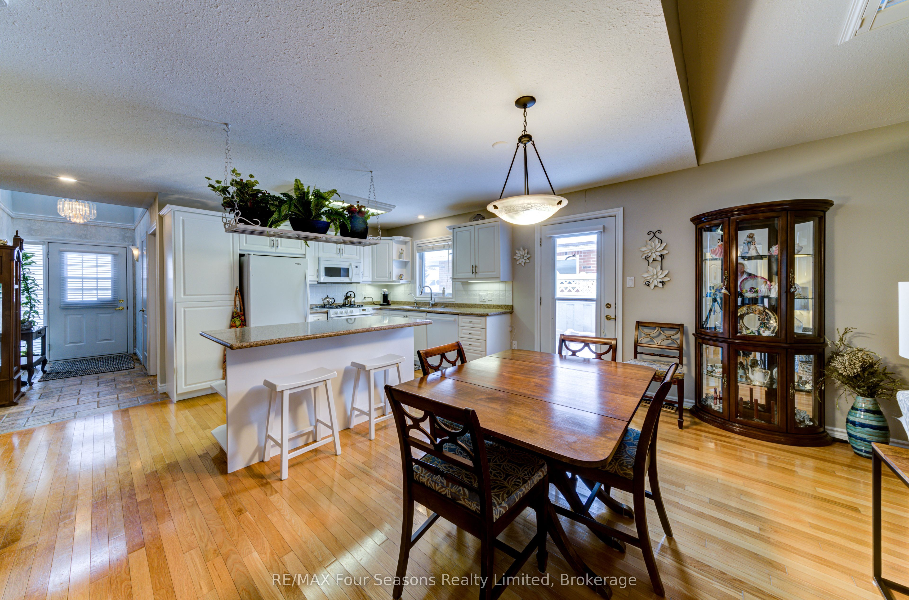 275 Huron Street 8 Property Photo 10