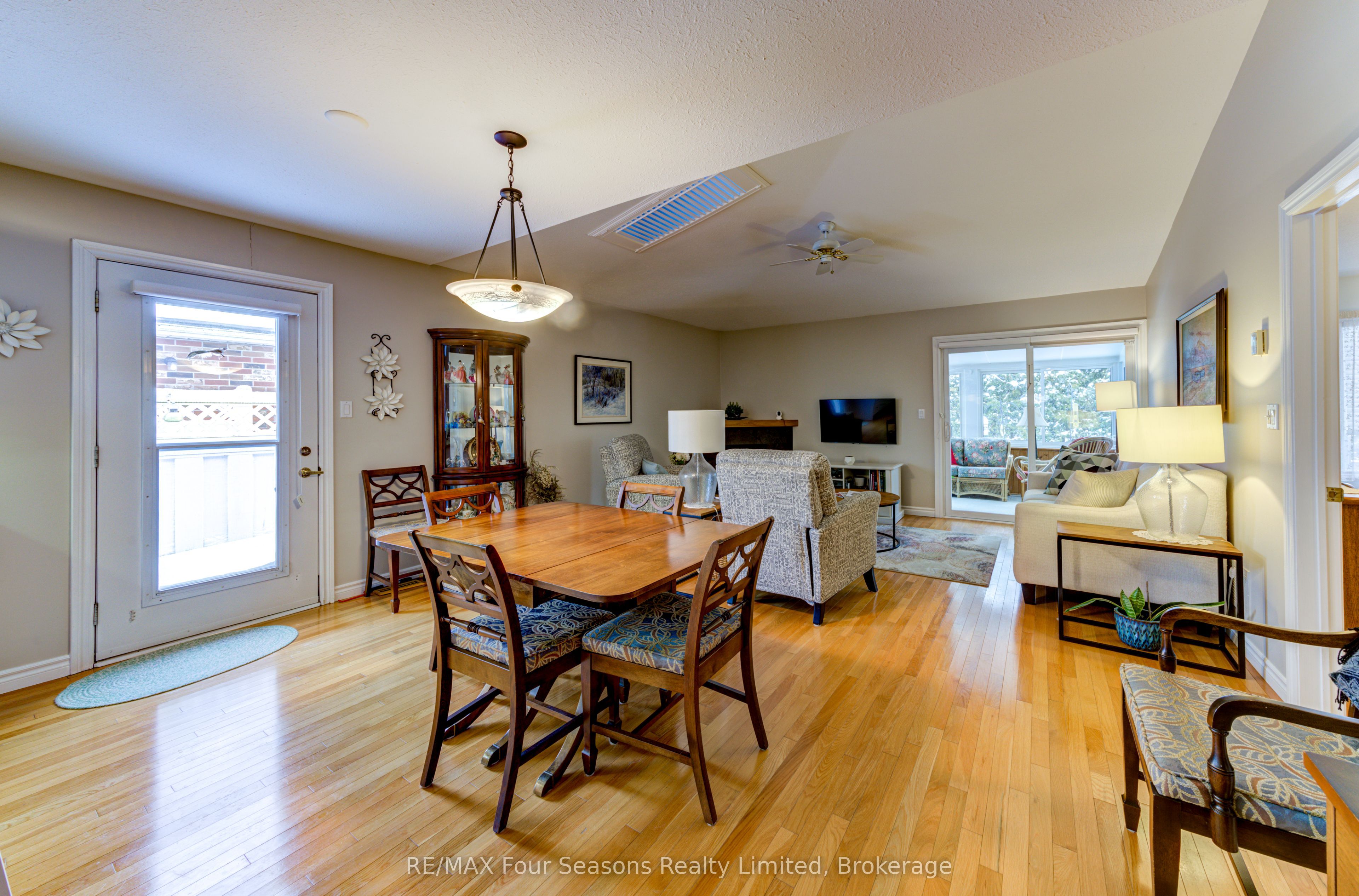 275 Huron Street 8 Property Photo 18