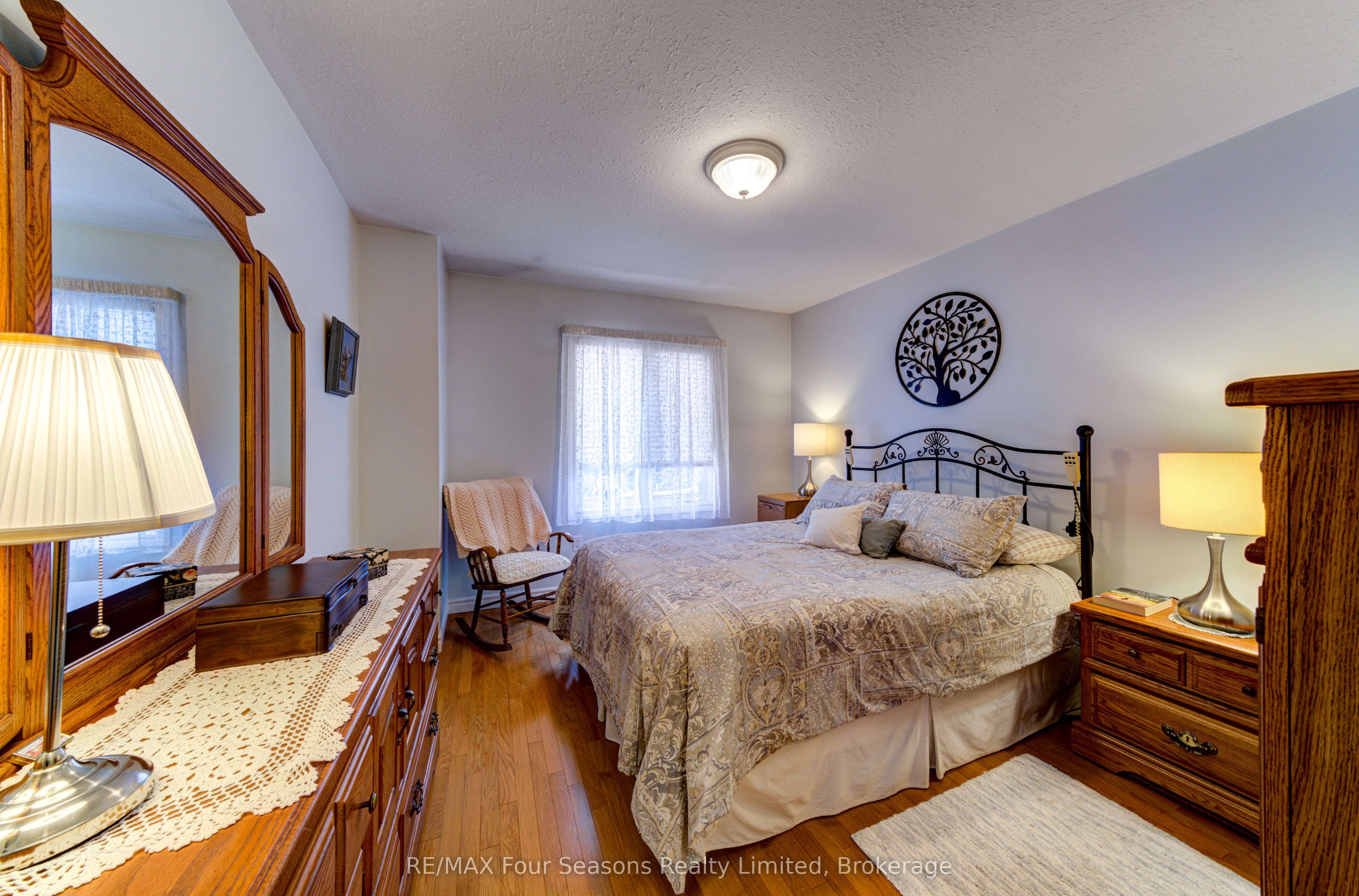 275 Huron Street 8 Property Photo 25
