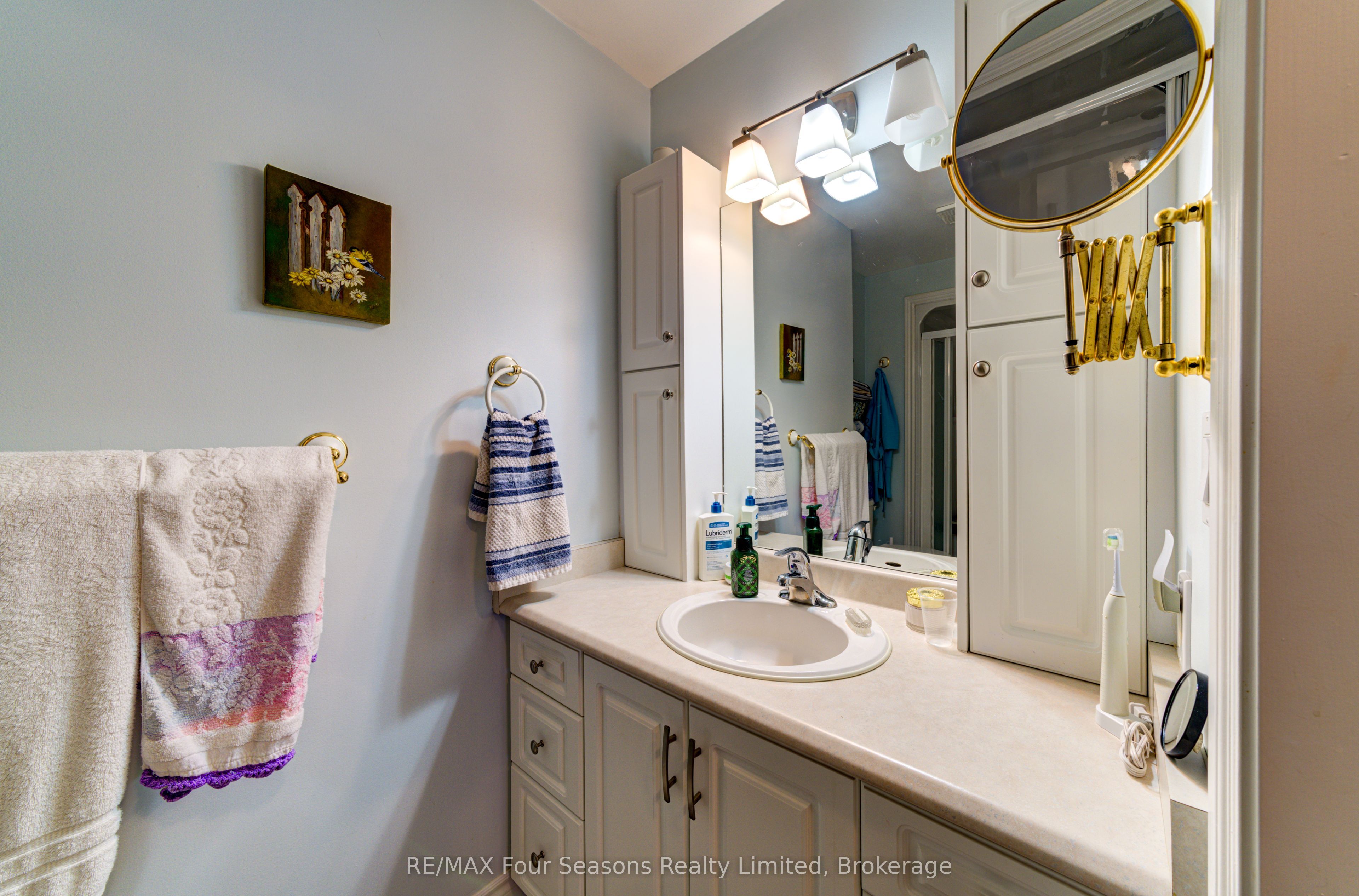 275 Huron Street 8 Property Photo 27