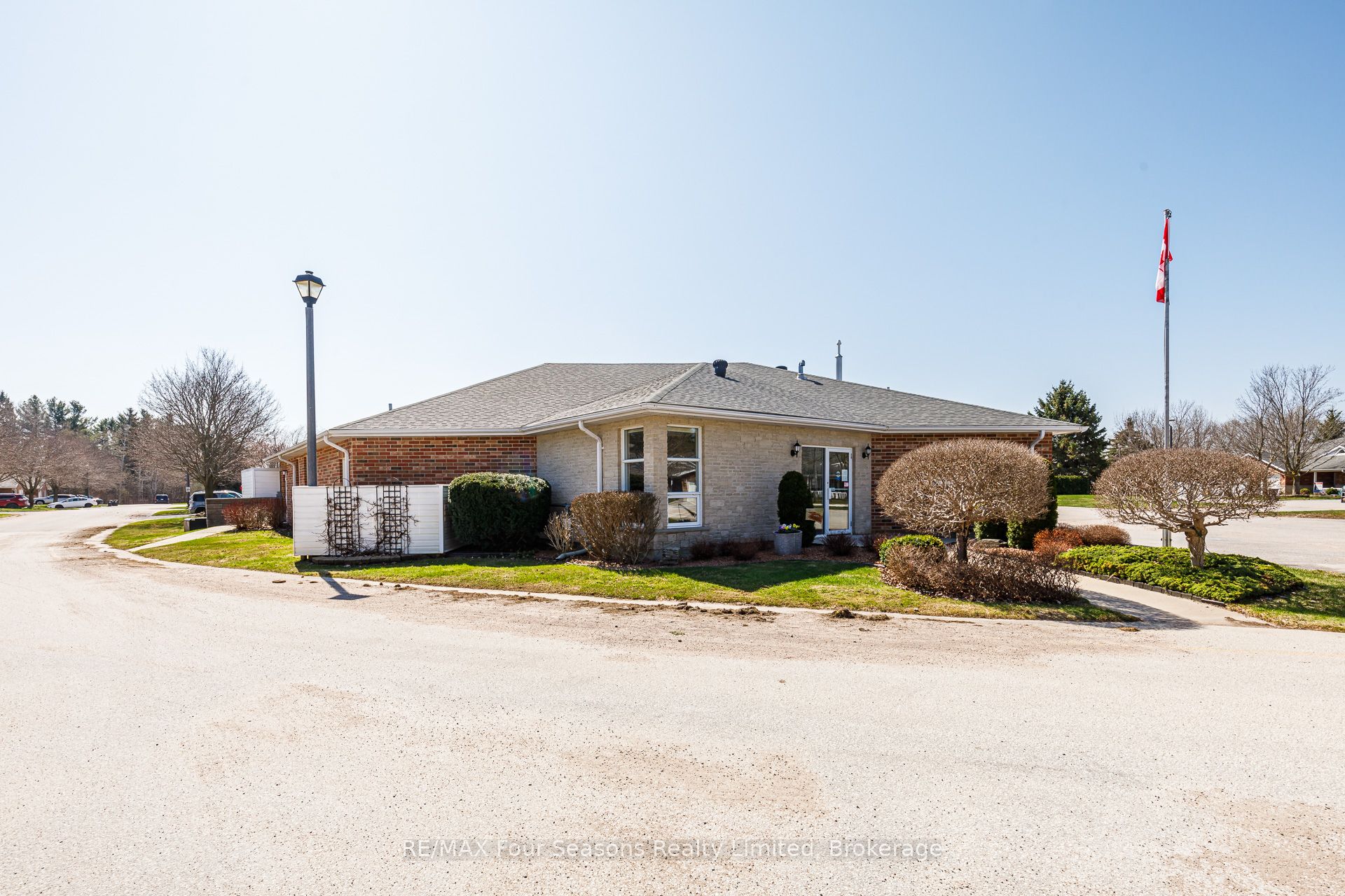 275 Huron Street 8 Property Photo 42