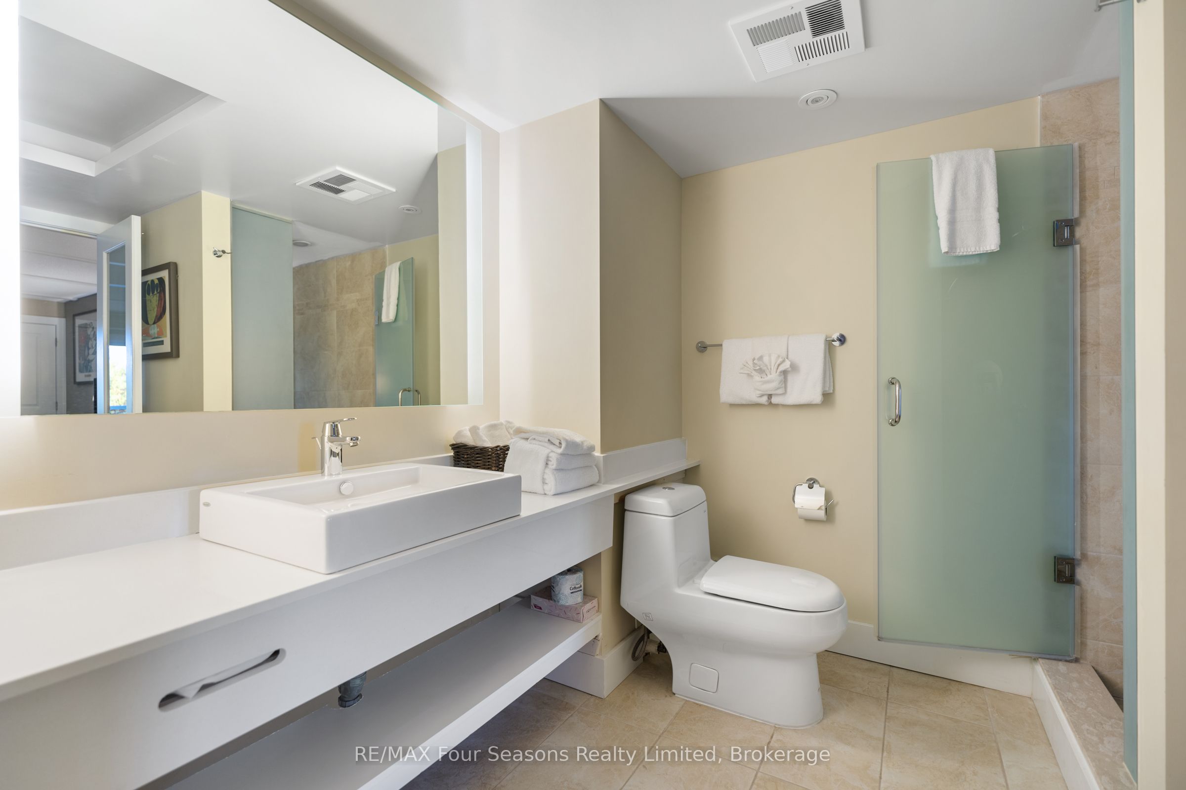 9 Harbour Street E 3411/3413 Property Photo 11