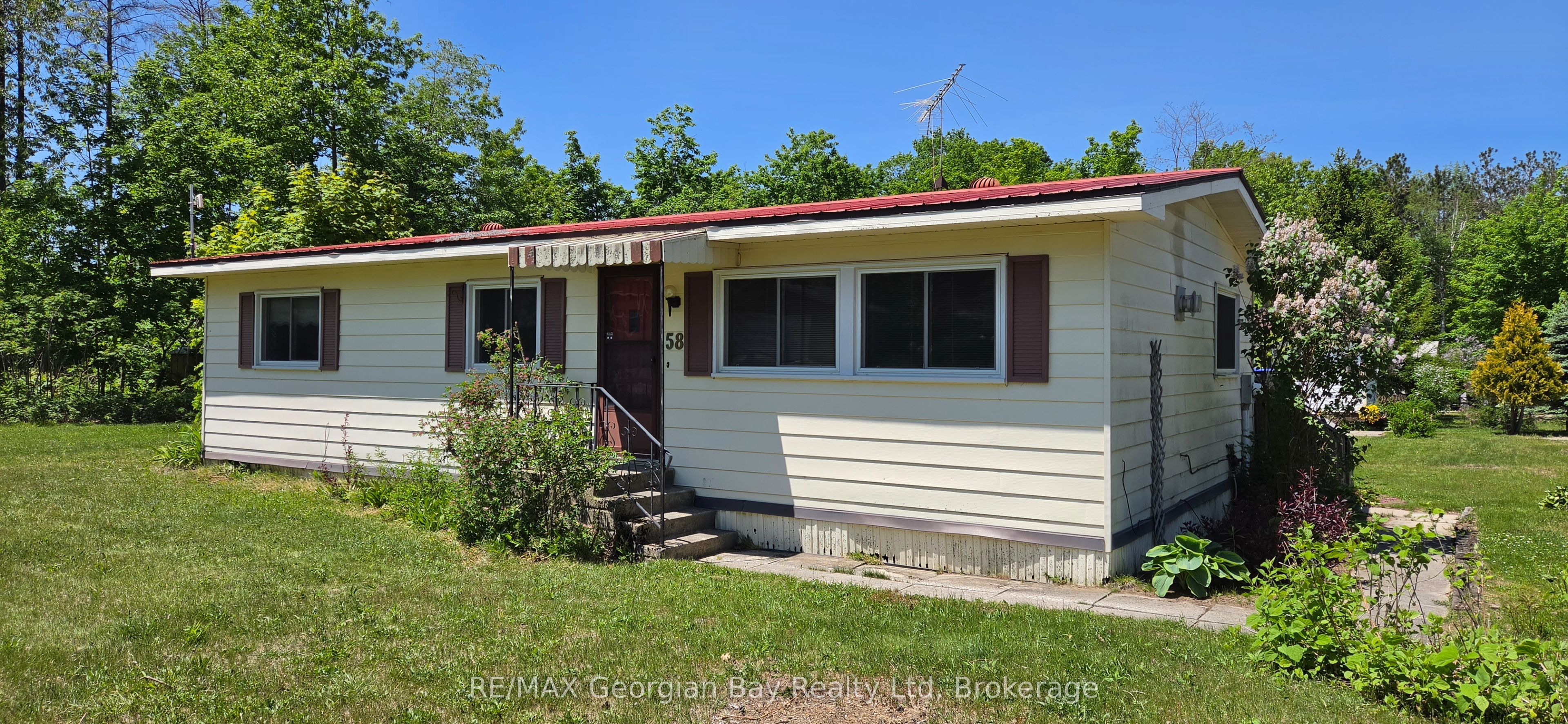 5263 Elliott Side Road 58 Property Photo 1