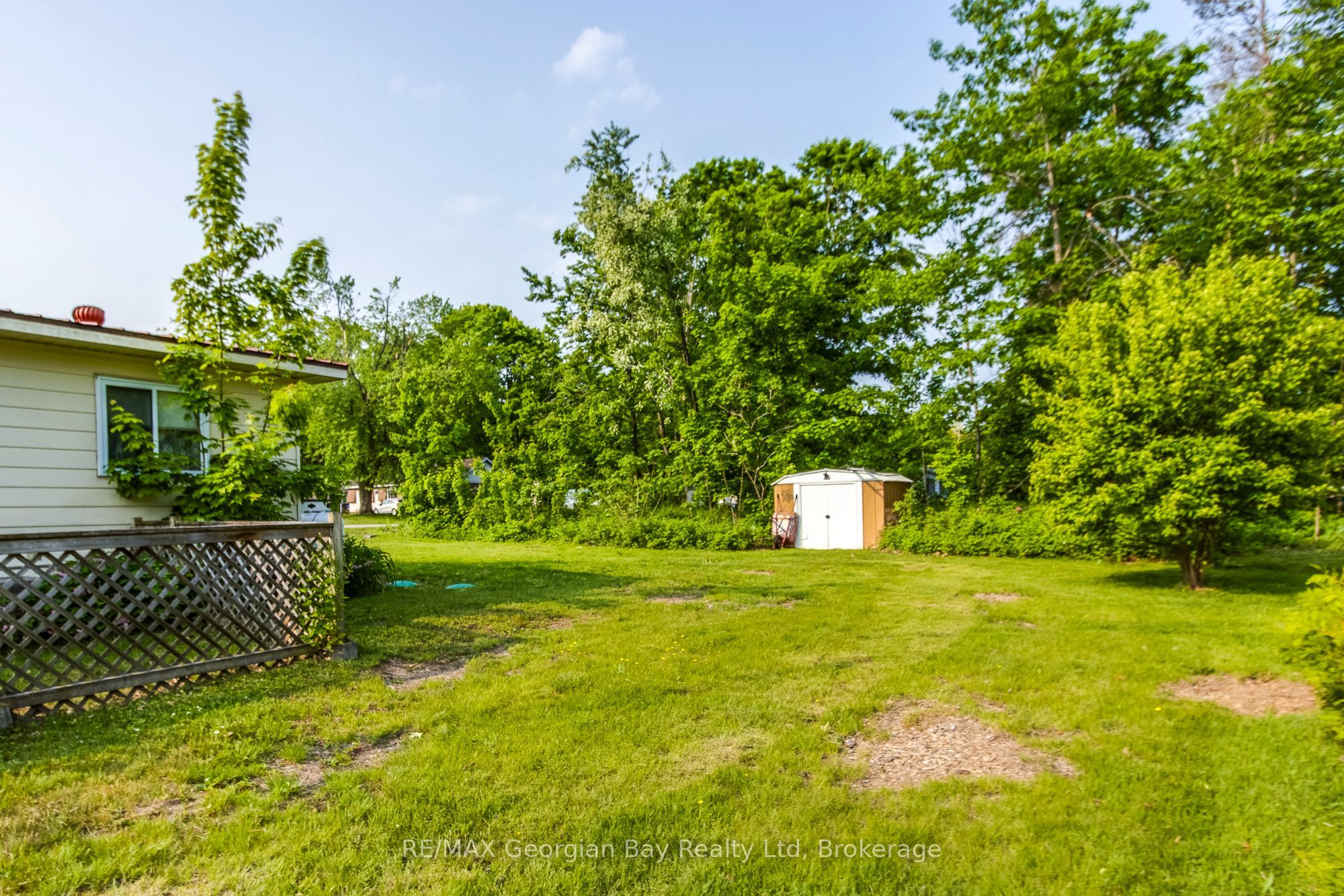 5263 Elliott Side Road 58 Property Photo 5