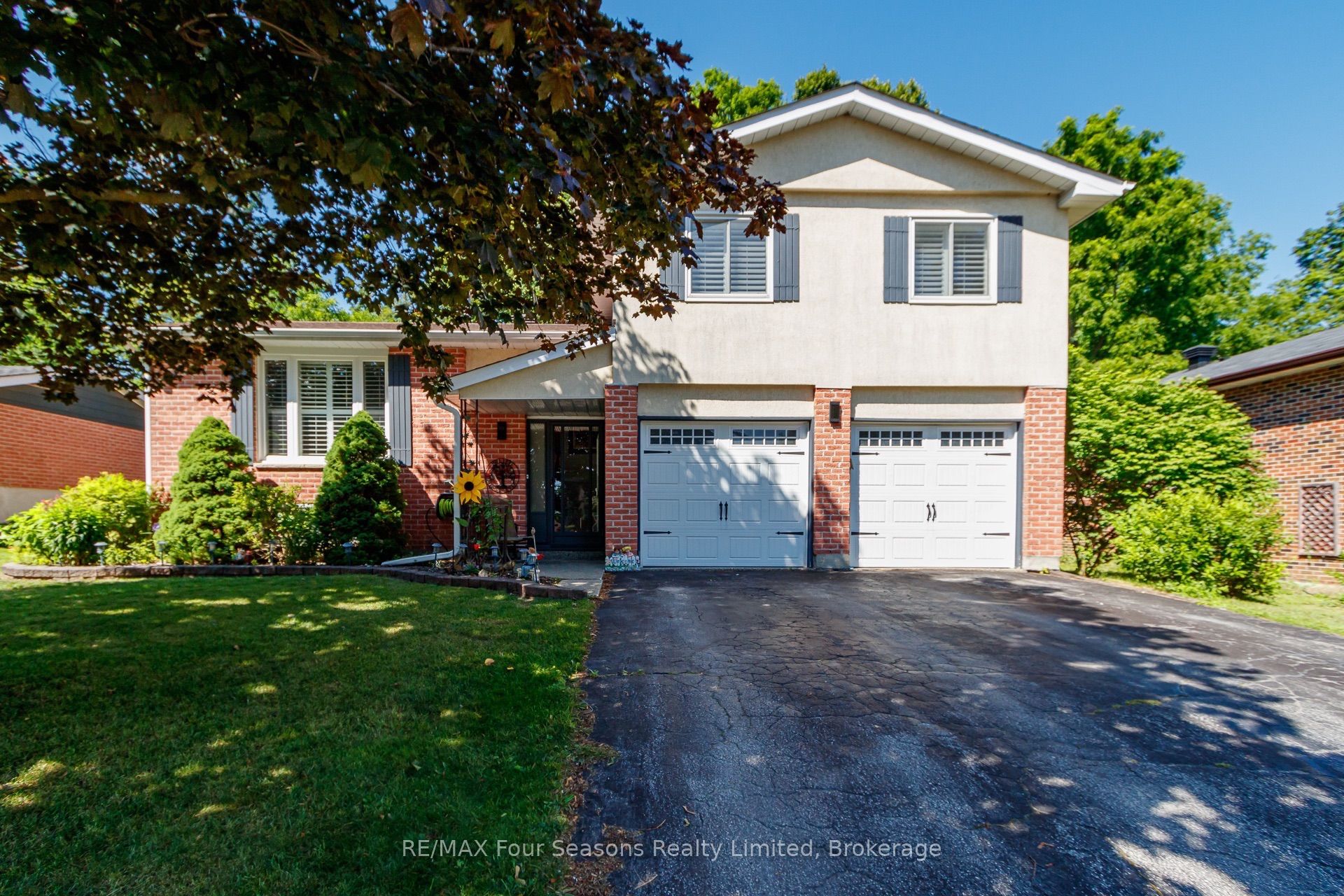 218 Datas Drive Property Photo 1