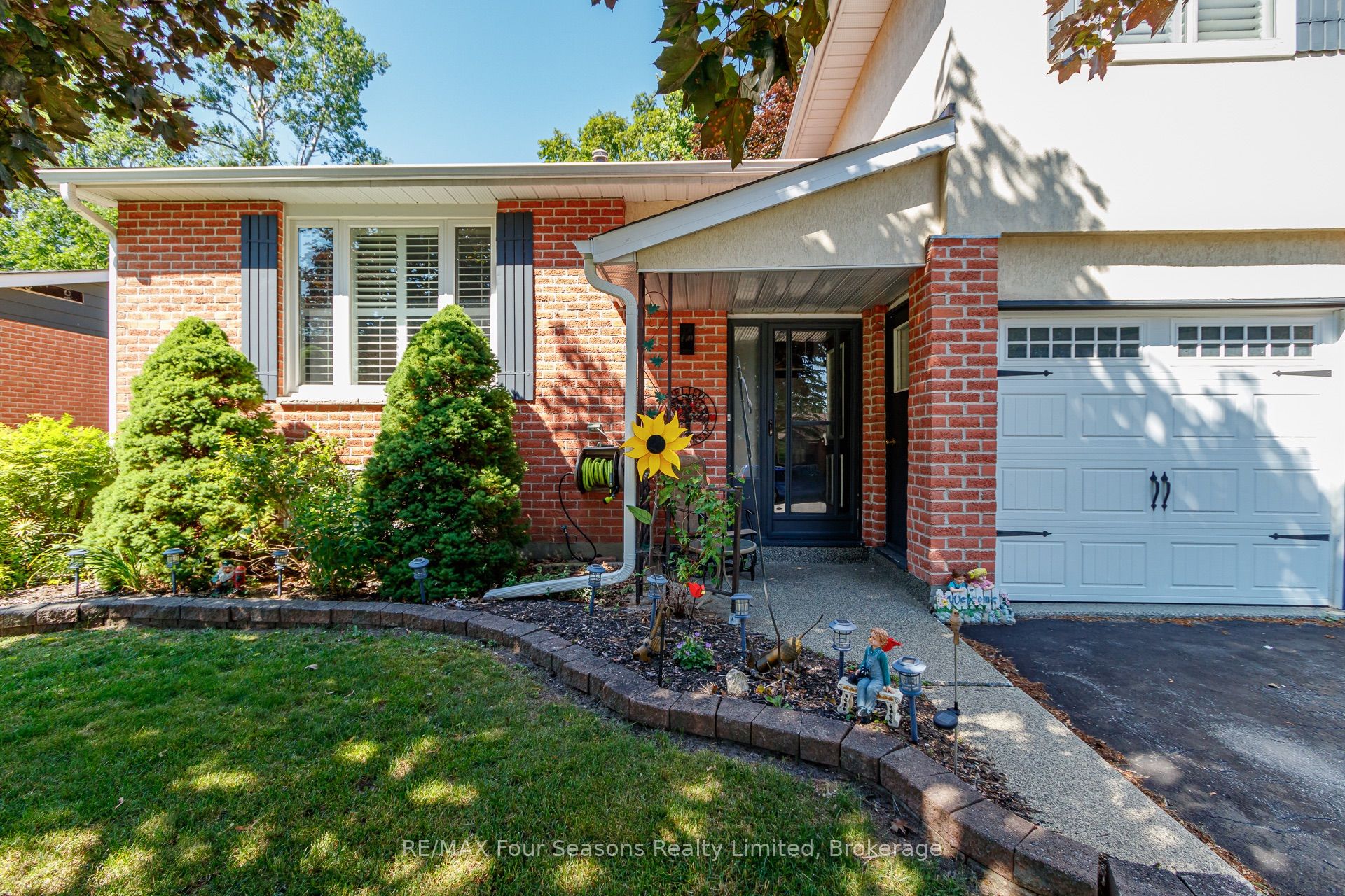218 Datas Drive Property Photo 3