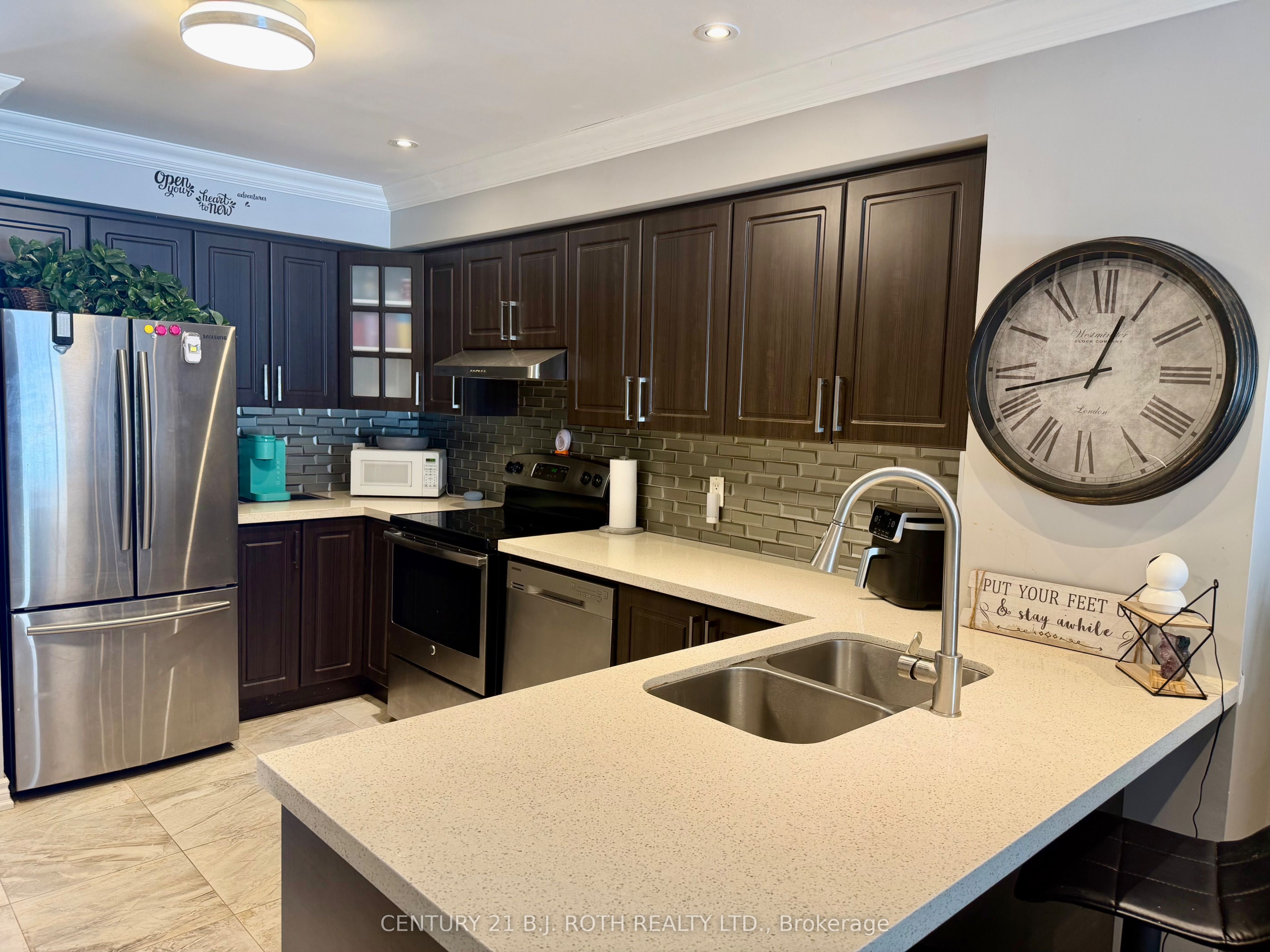 70 Laguna Parkway 6 Property Photo 4