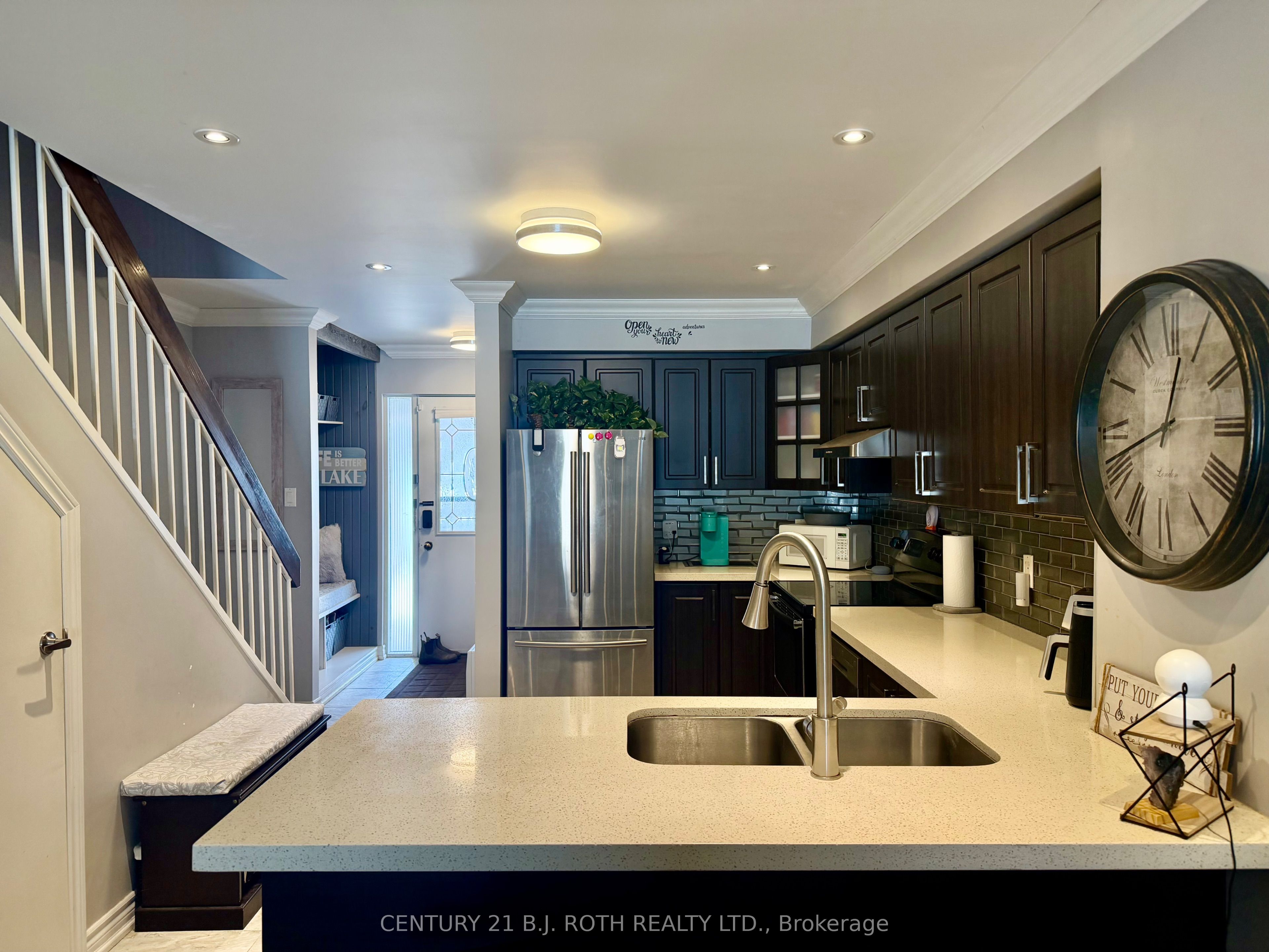 70 Laguna Parkway 6 Property Photo 5