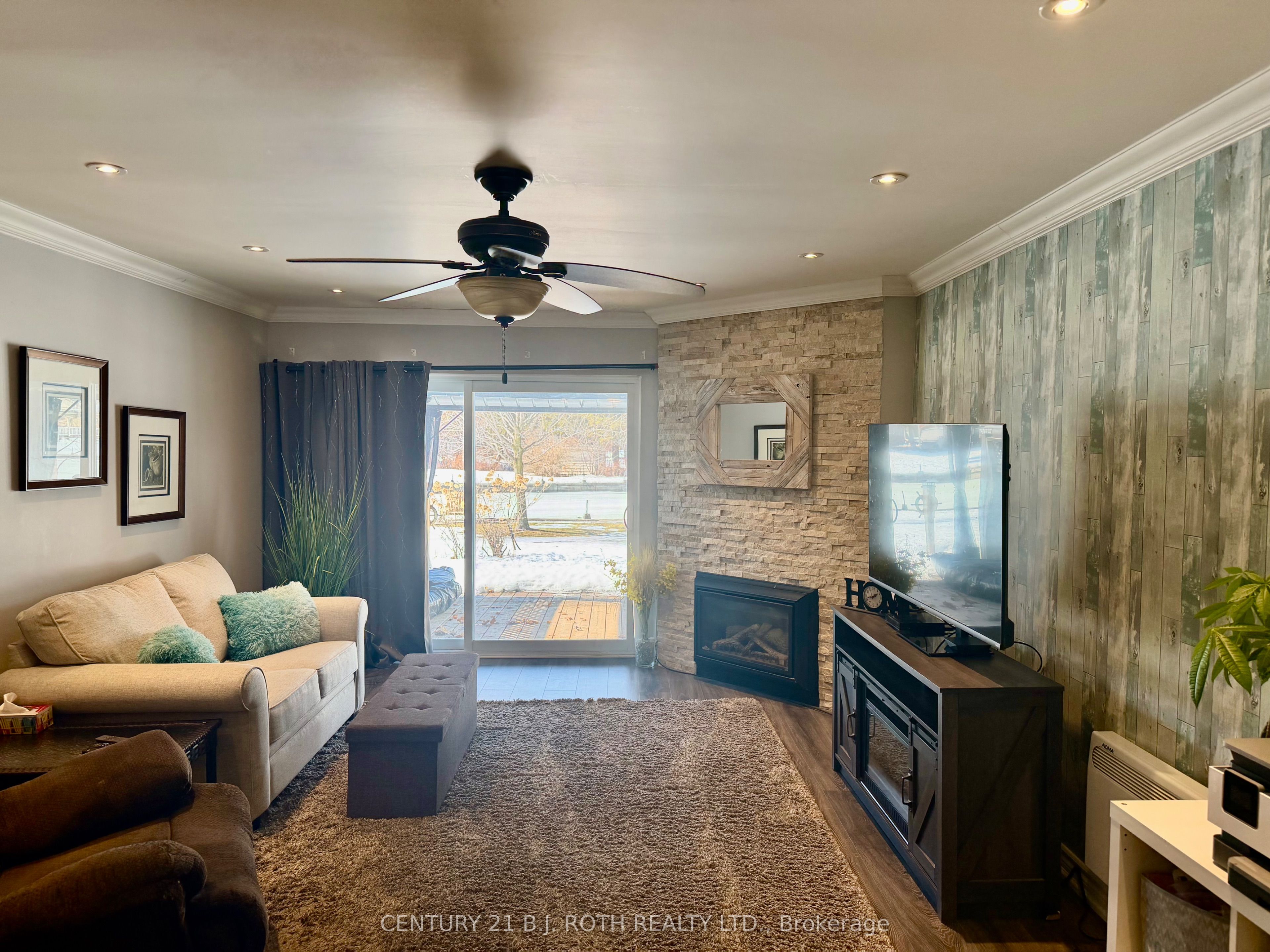 70 Laguna Parkway 6 Property Photo 11