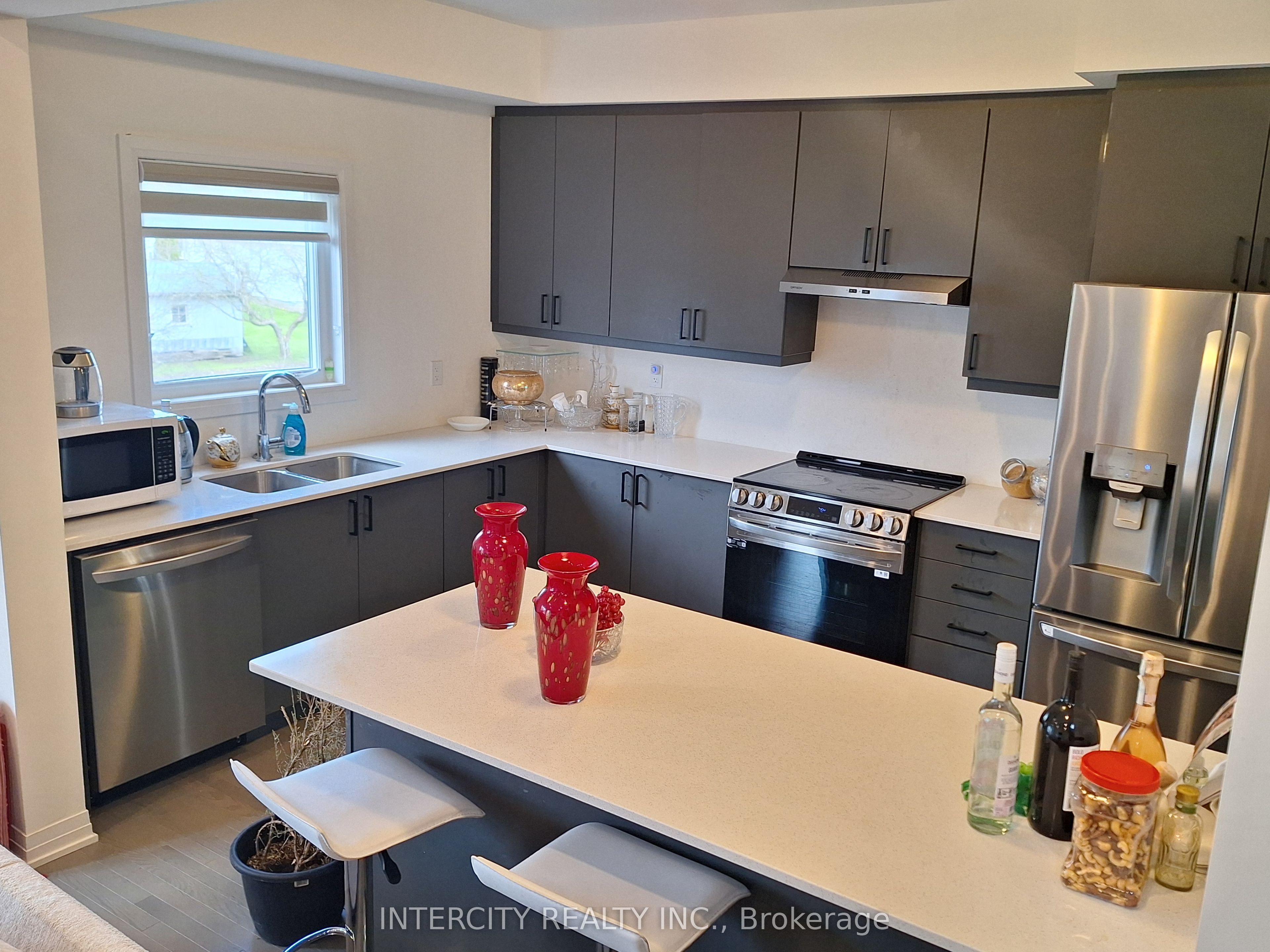 343 Quebec Street Property Photo 4