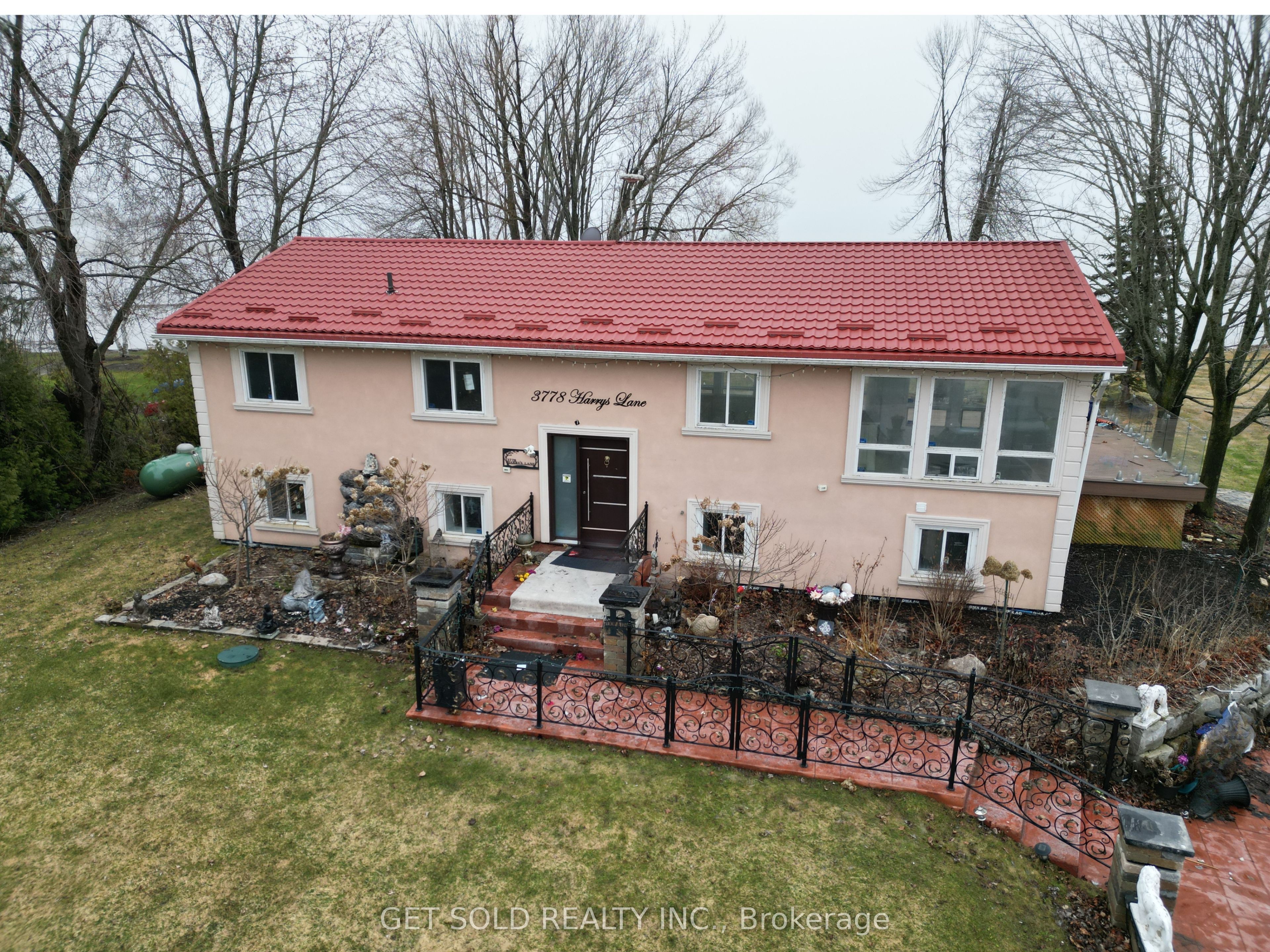 3778 Harrys Lane W