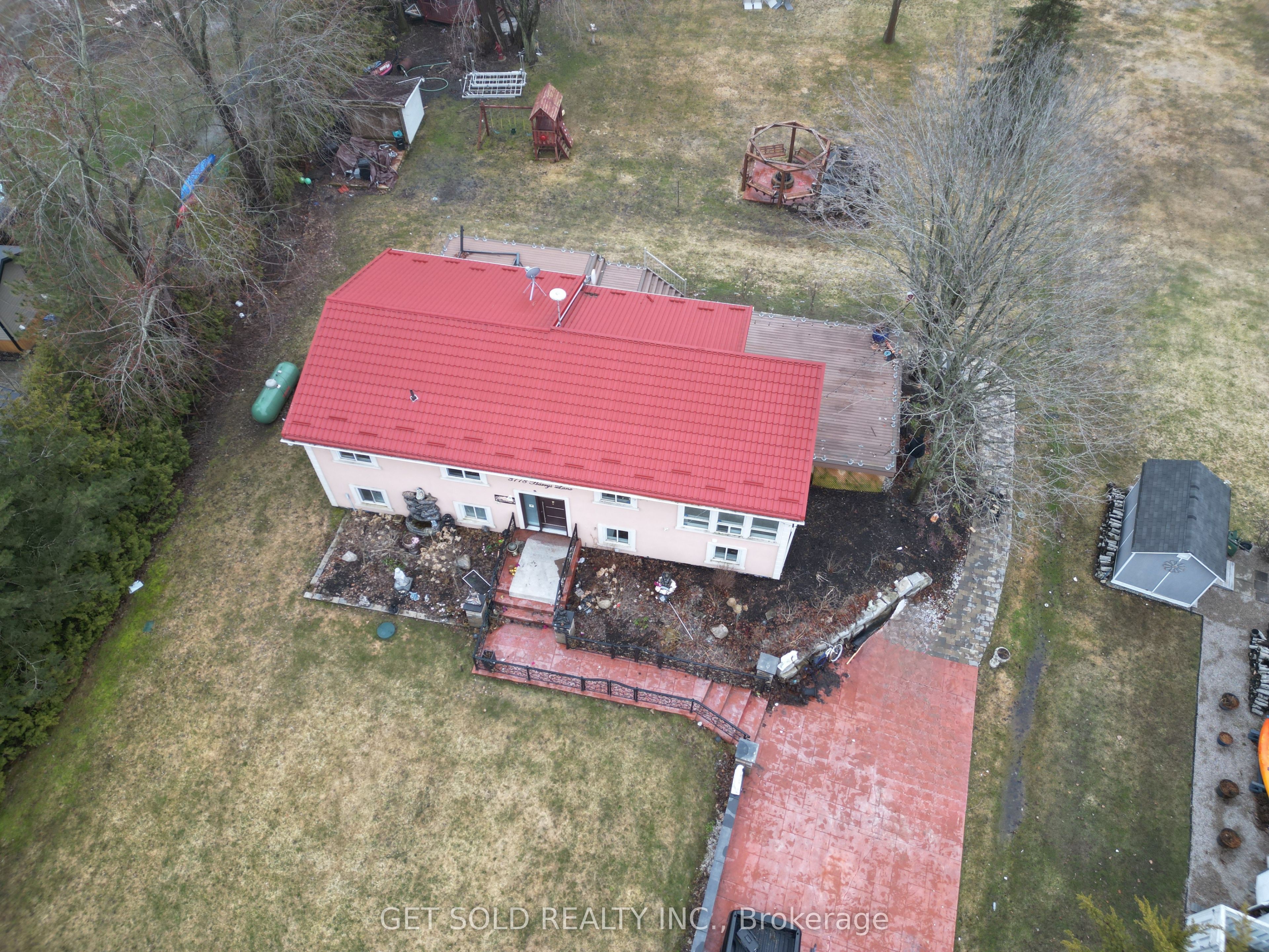 3778 Harrys Lane W Property Photo 3