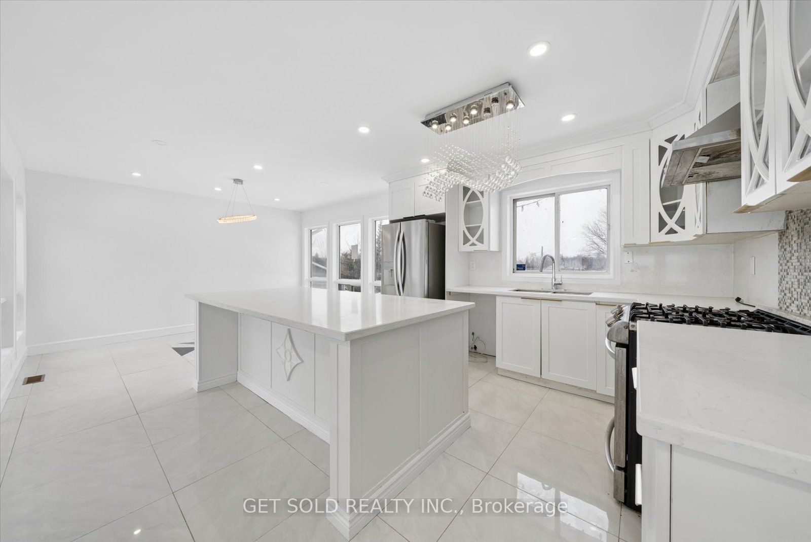 3778 Harrys Lane W Property Photo 4