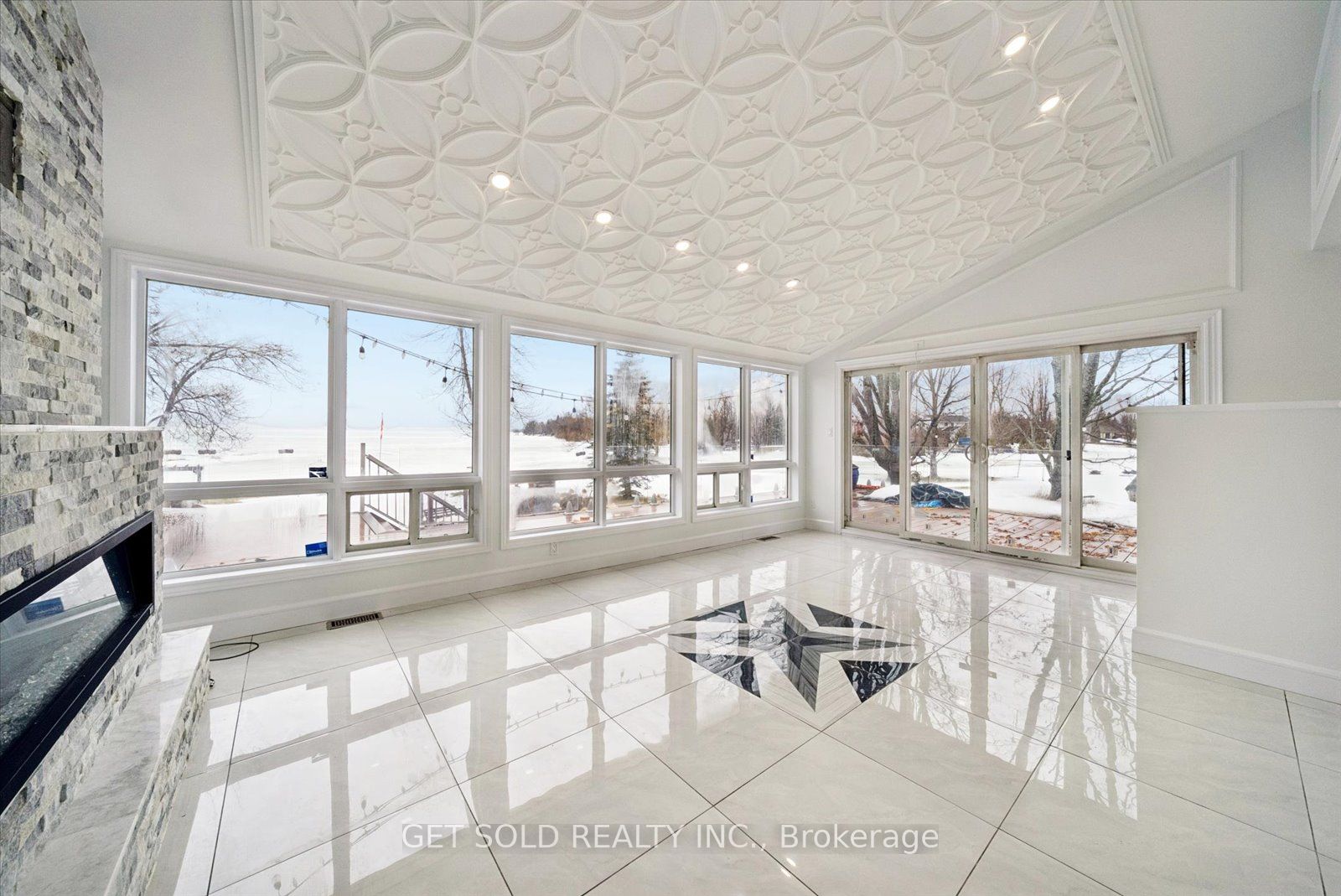3778 Harrys Lane W Property Photo 6