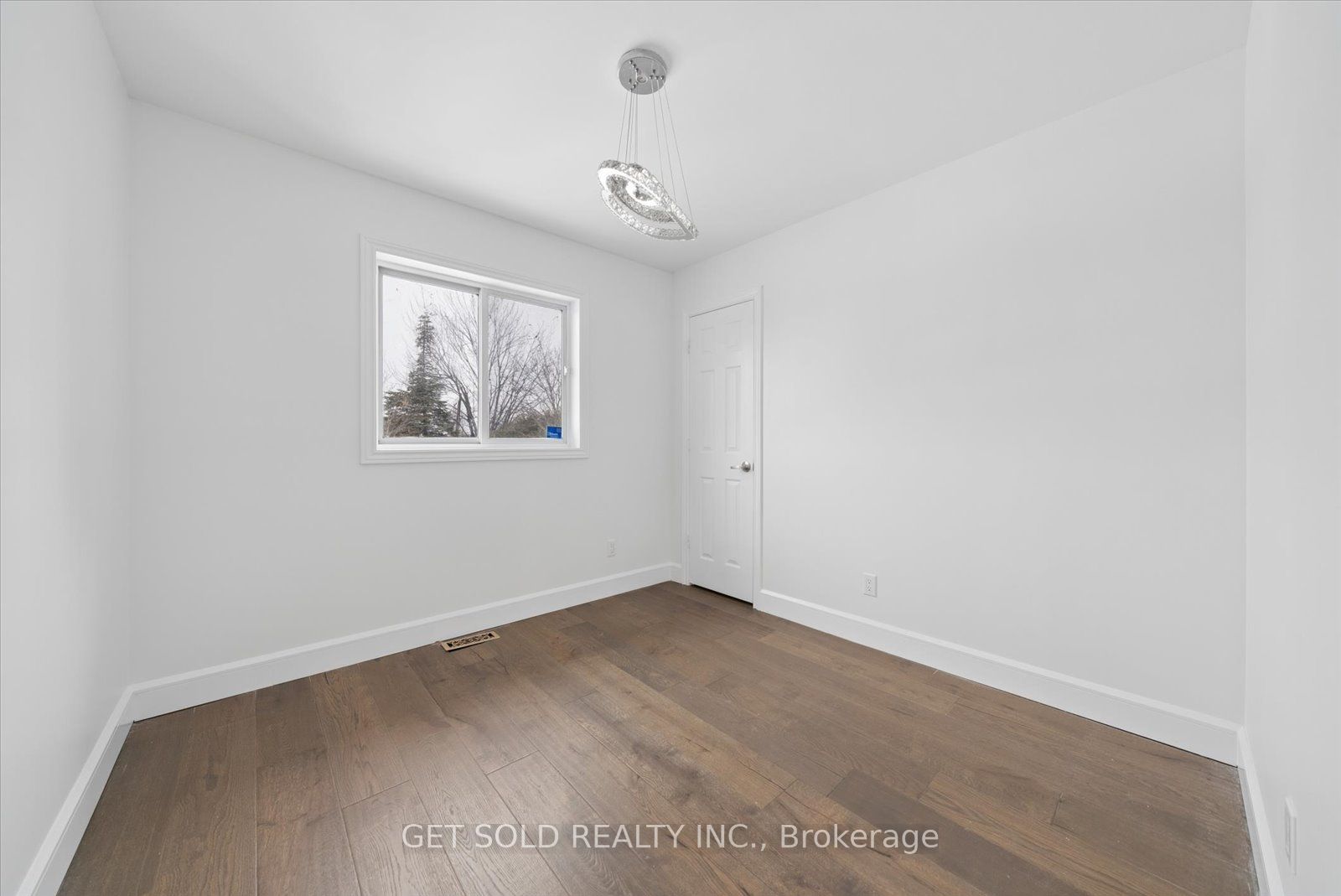 3778 Harrys Lane W Property Photo 7