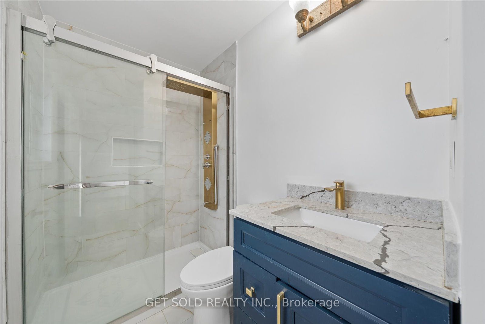 3778 Harrys Lane W Property Photo 9