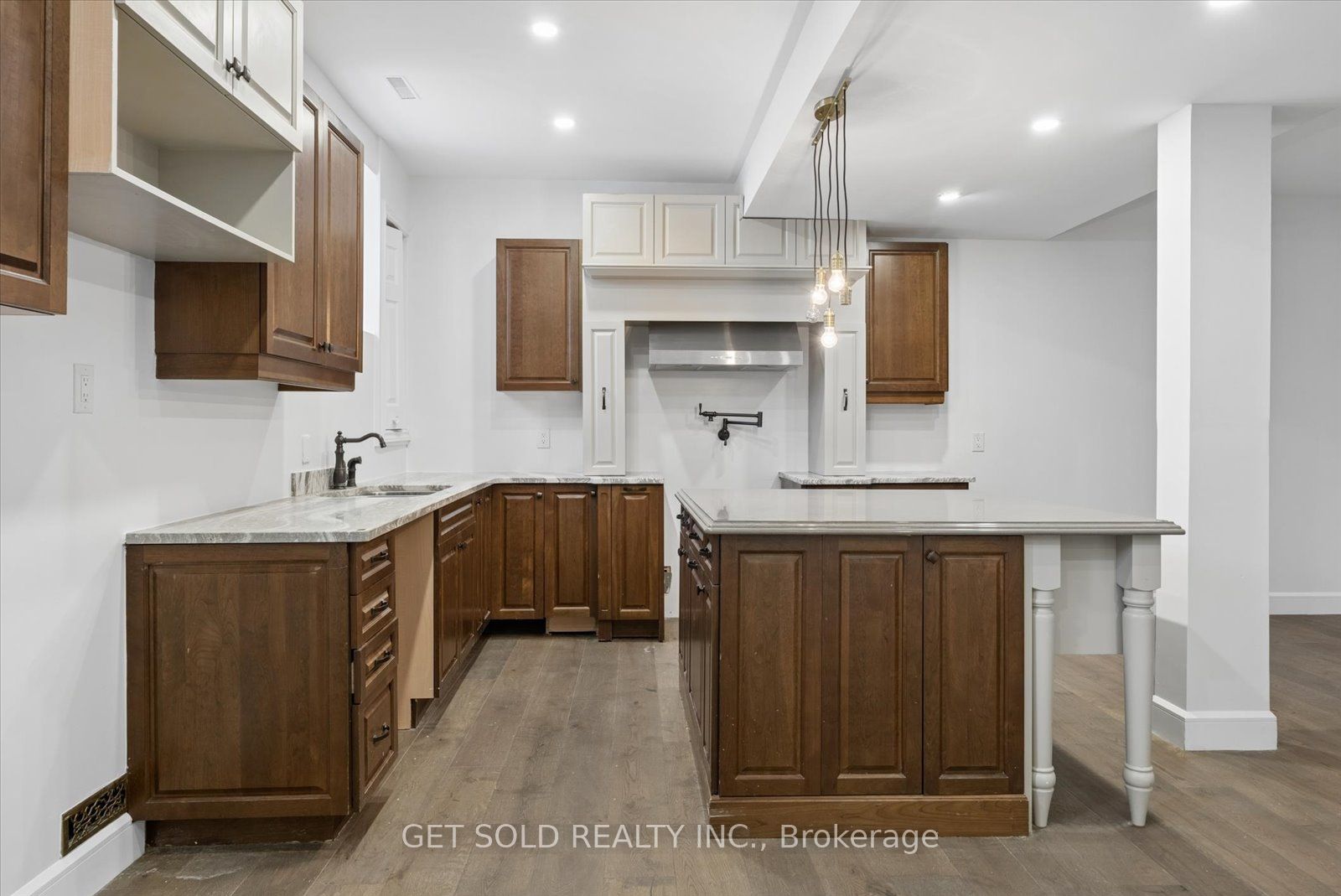 3778 Harrys Lane W Property Photo 10