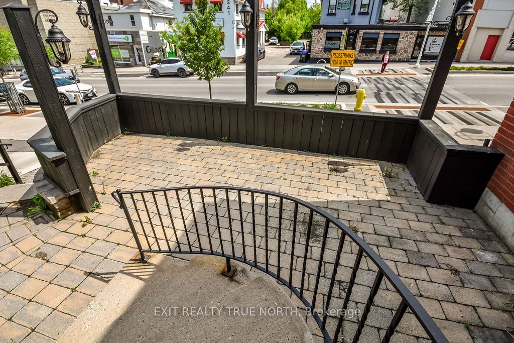 342 King Street Property Photo 4