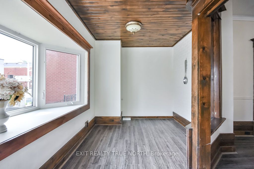 342 King Street Property Photo 9