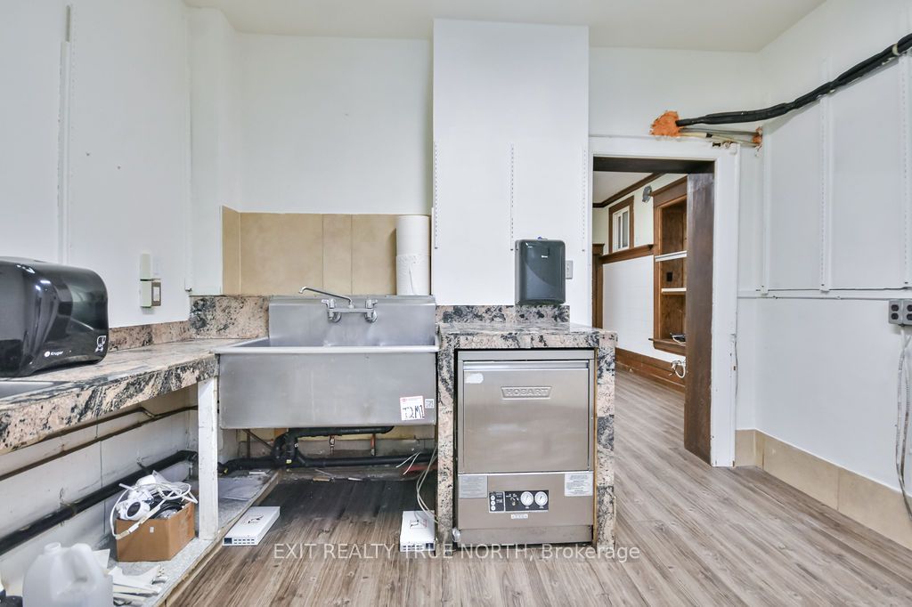 342 King Street Property Photo 19