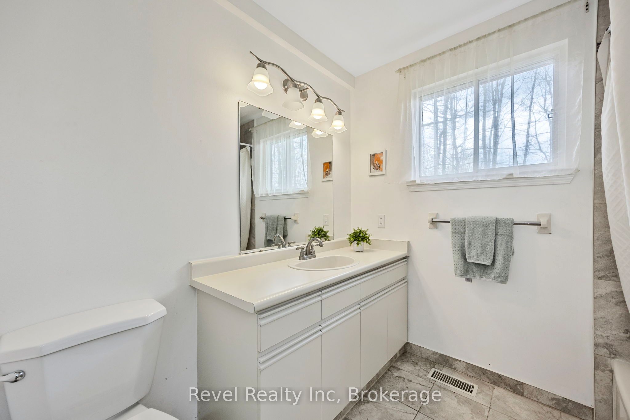 158 Desroches Trail Property Photo 18