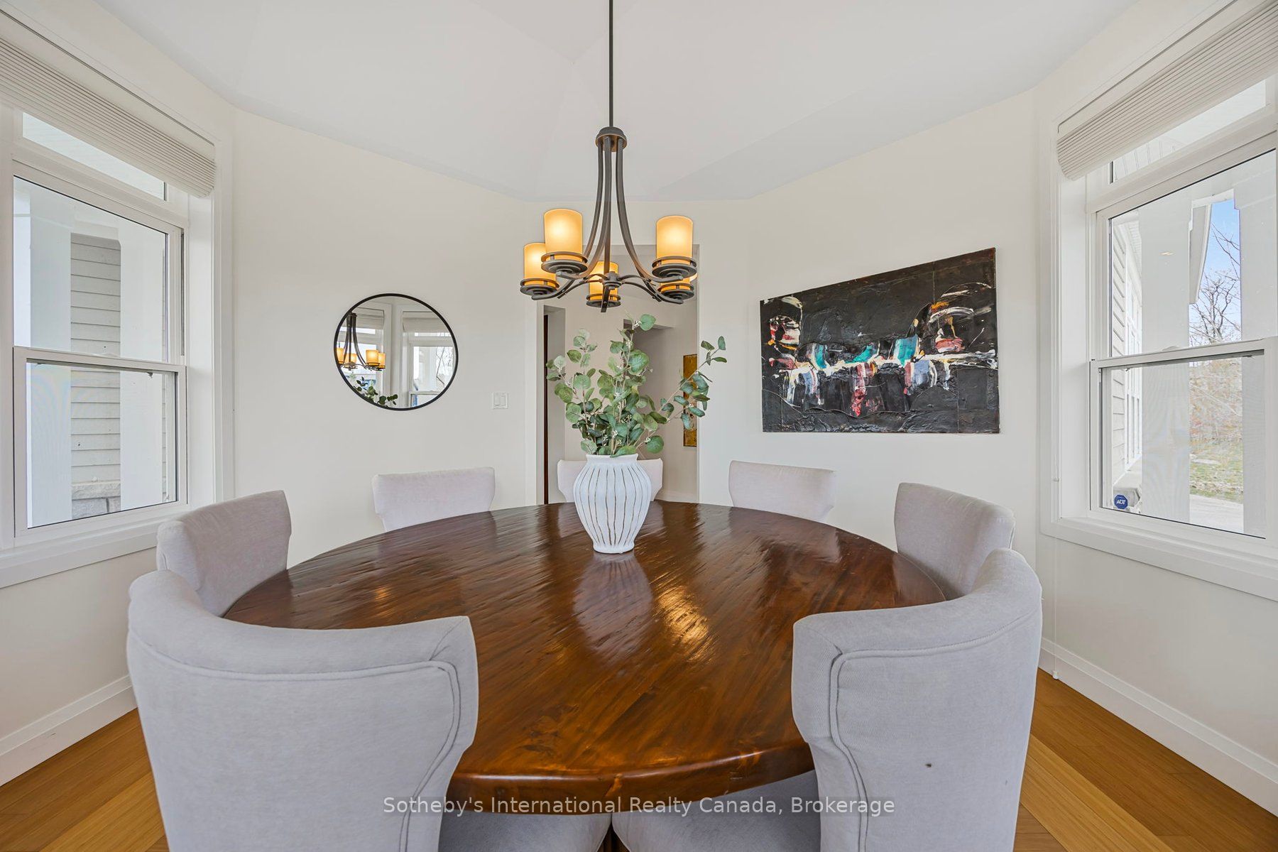 2 Swan Lane Property Photo 5