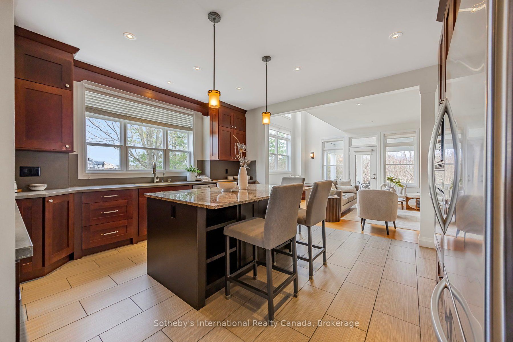 2 Swan Lane Property Photo 7