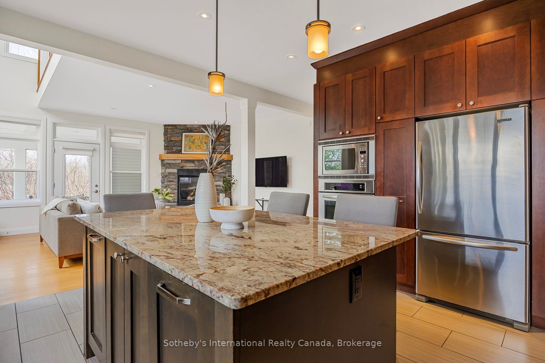 2 Swan Lane Property Photo 8