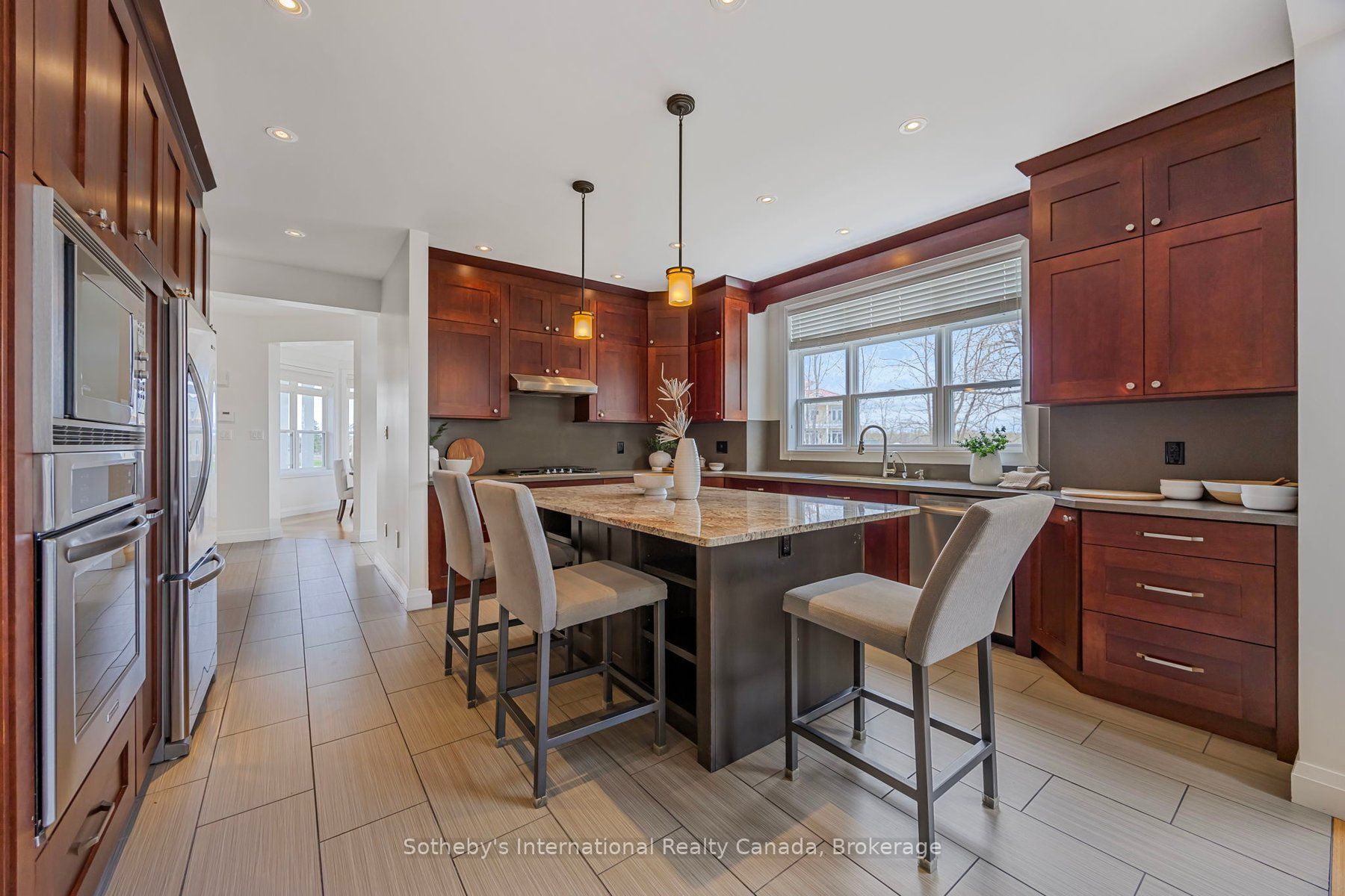 2 Swan Lane Property Photo 9