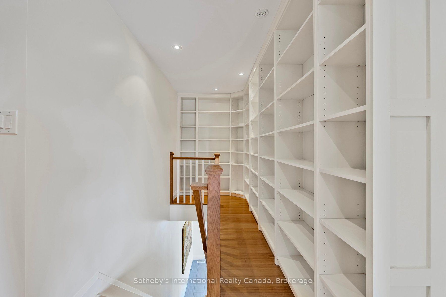 2 Swan Lane Property Photo 25