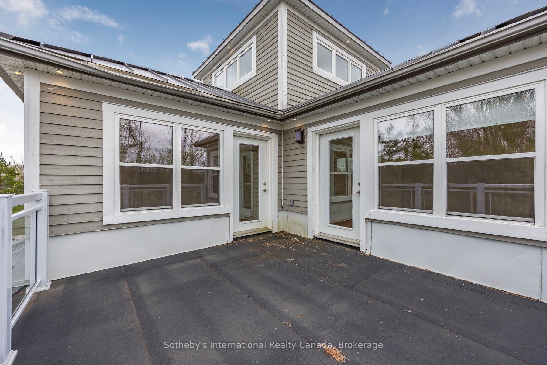 2 Swan Lane Property Photo 32