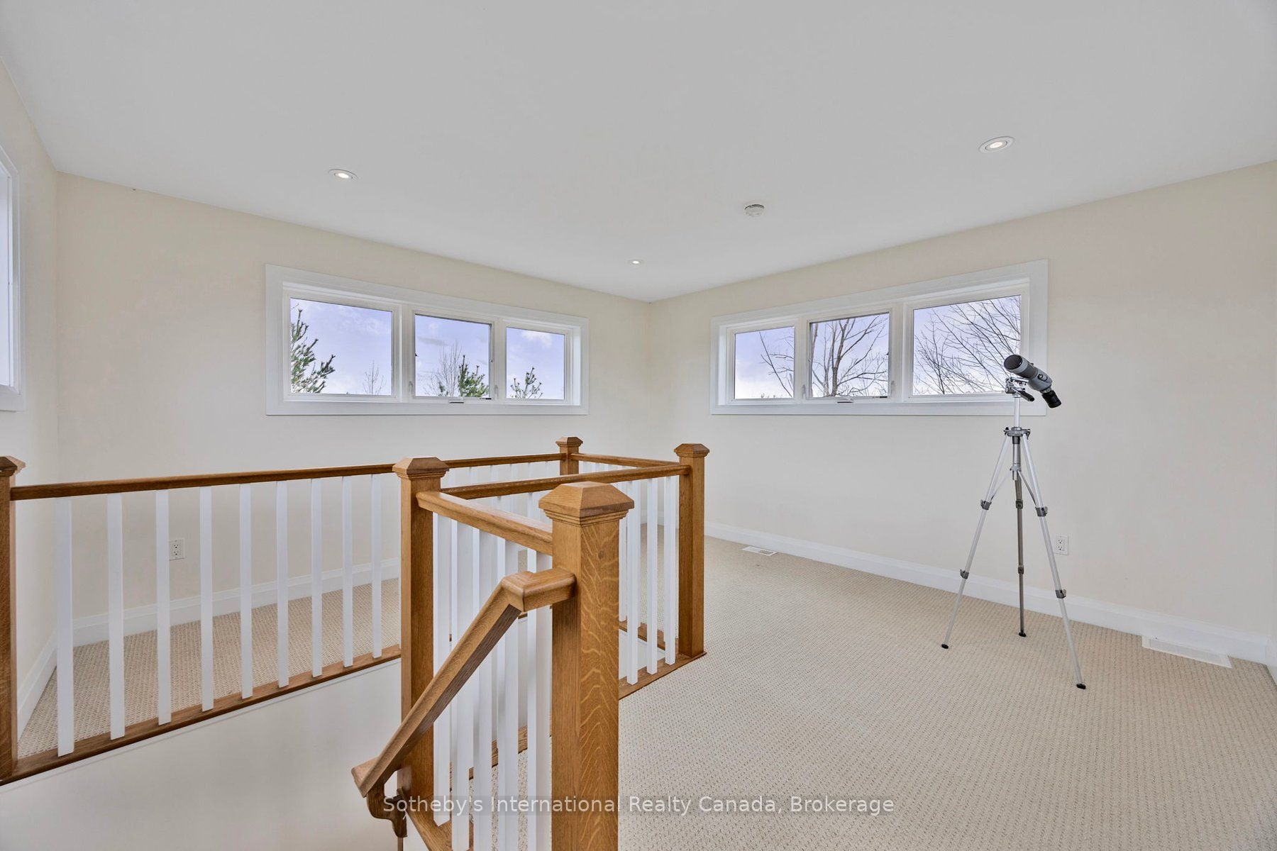 2 Swan Lane Property Photo 35