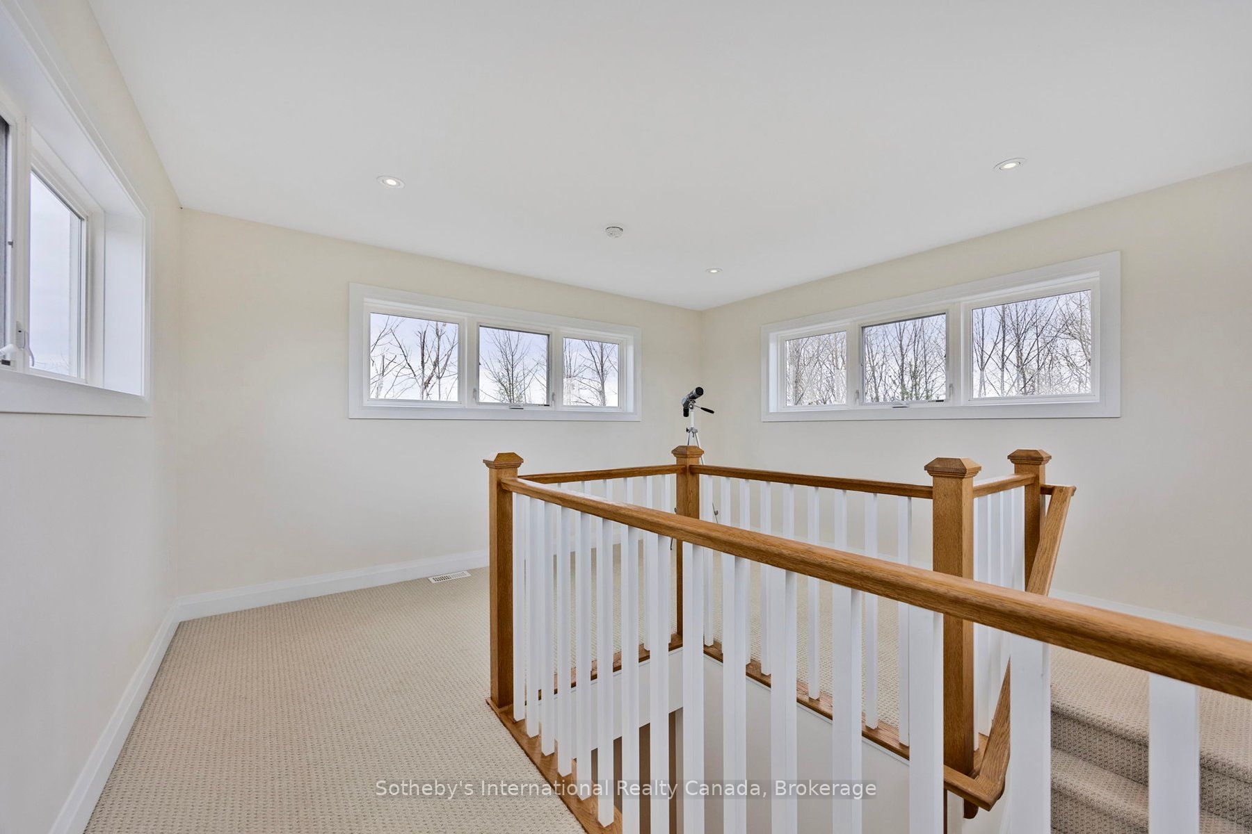 2 Swan Lane Property Photo 36
