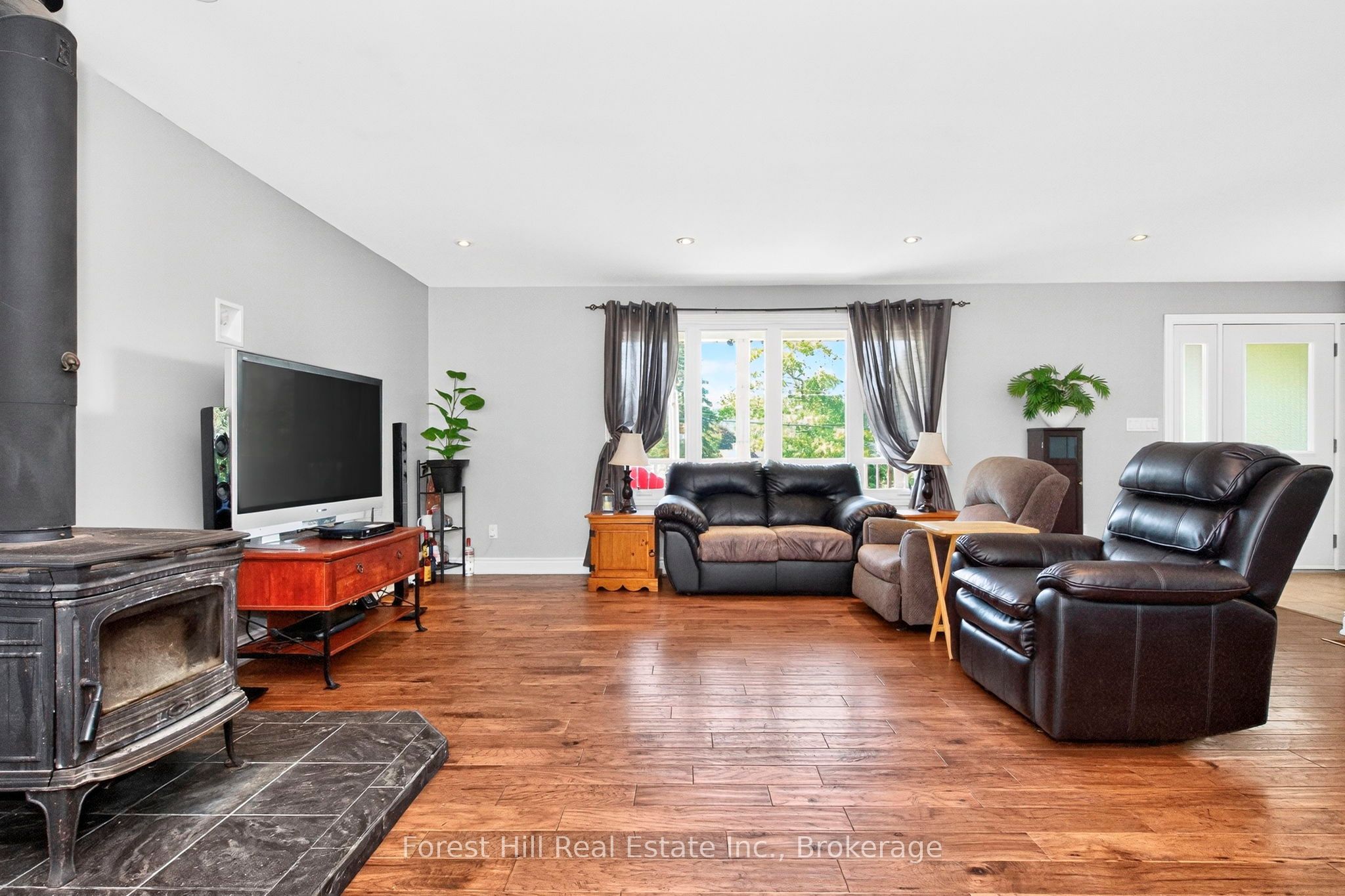 161 Forest Harbour Parkway Property Photo 9