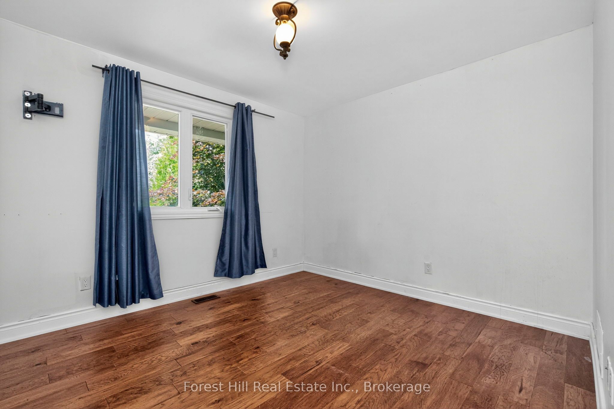 161 Forest Harbour Parkway Property Photo 17