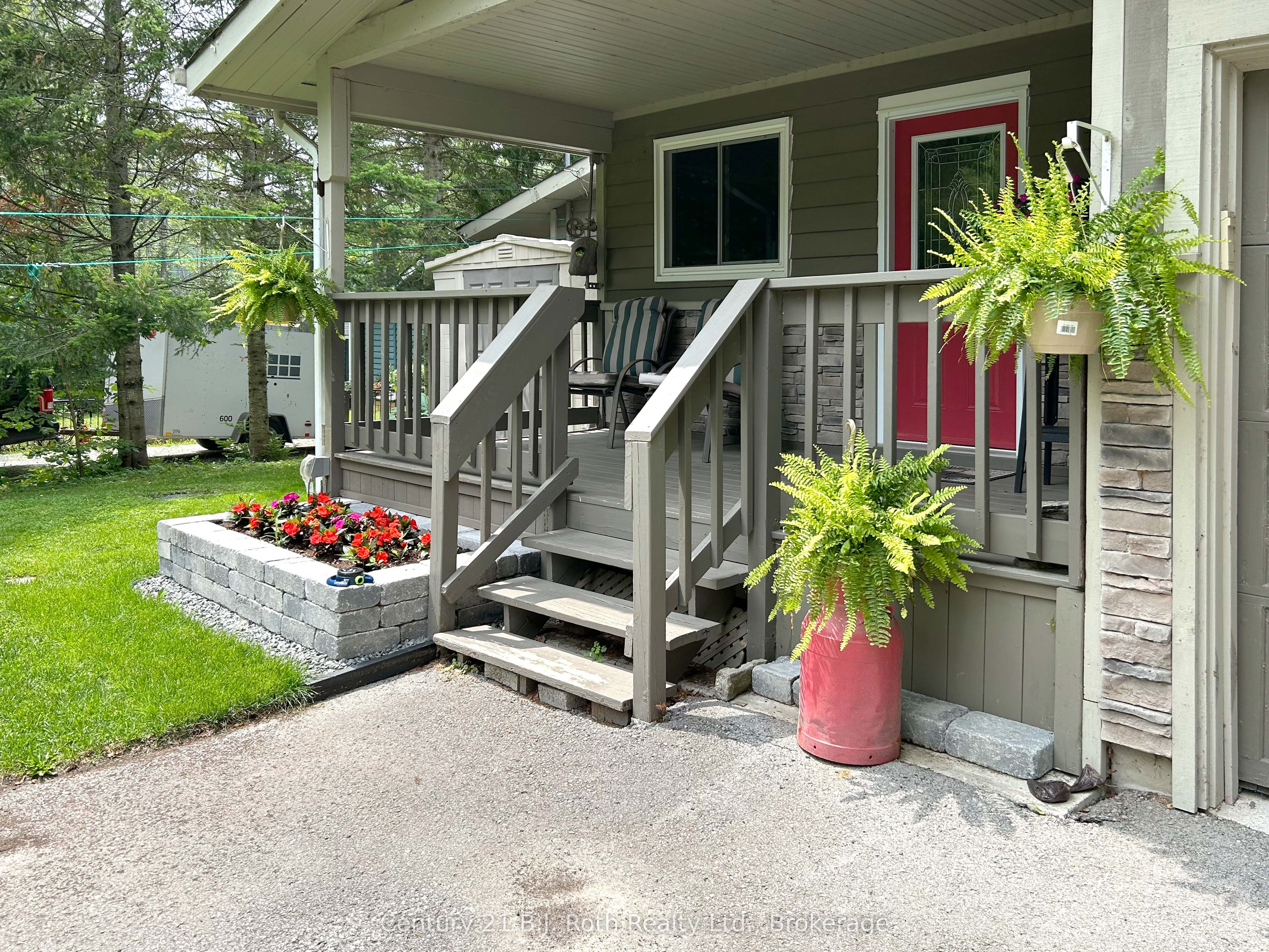 3609 Riverdale Drive Property Photo 3